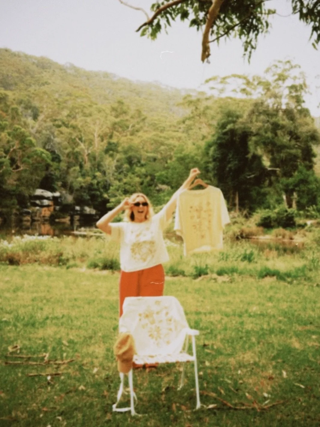 Spot my art in the wild with me. 👓 
Seeing it, I squeal &amp; happy dance every time. 

#artsafari 🐆 🦓 

First photo by beautiful friend @stillsbyjp in the National park.
📸 &amp; the rest&hellip; thank YOU so so much for sending to me &amp; suppo