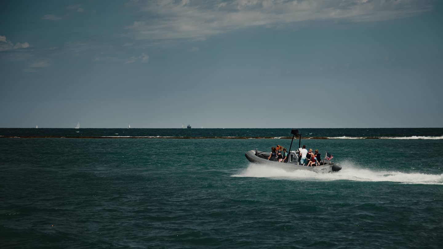 Ready to zoom into a bright future!

Small and Large boat charters are set to begin next week!

PC: @aidan.kranz

#yachti #boats
#chicago #tender #burnhamharbor #playpen #dusableharbor #diverseyharbor #31ststreetharbor #funchicago #chicagowater