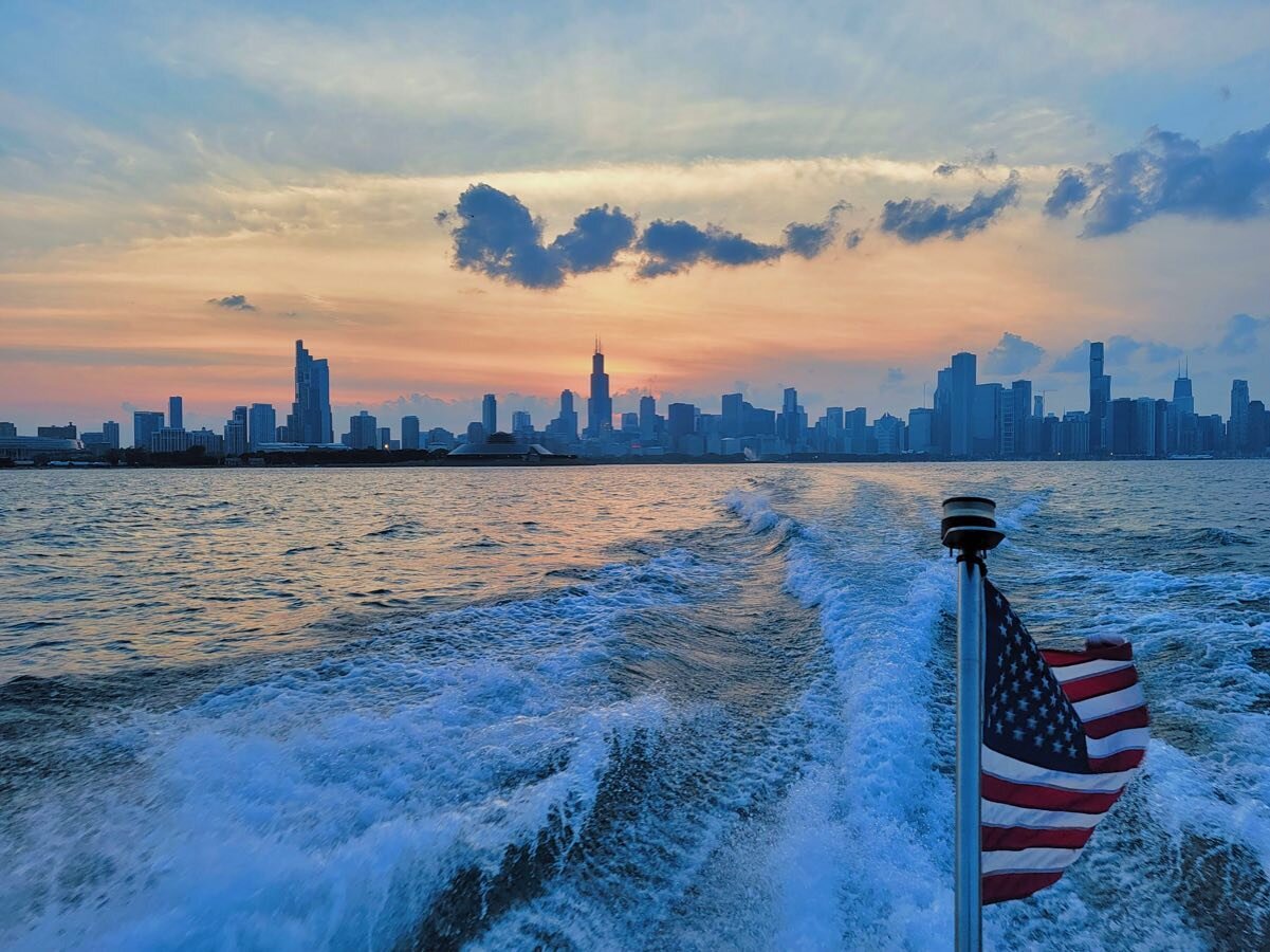 Need to get to or from the Playpen? Yachti has your back 😎 We offer tendering services to help your day on the lake run smoothly 🌊 
&mdash;&gt; goyachti.com
&bull;
#boats #boat #yachting #yachtlife #chicago #boating #lifestyle #lakemichigan #chicag