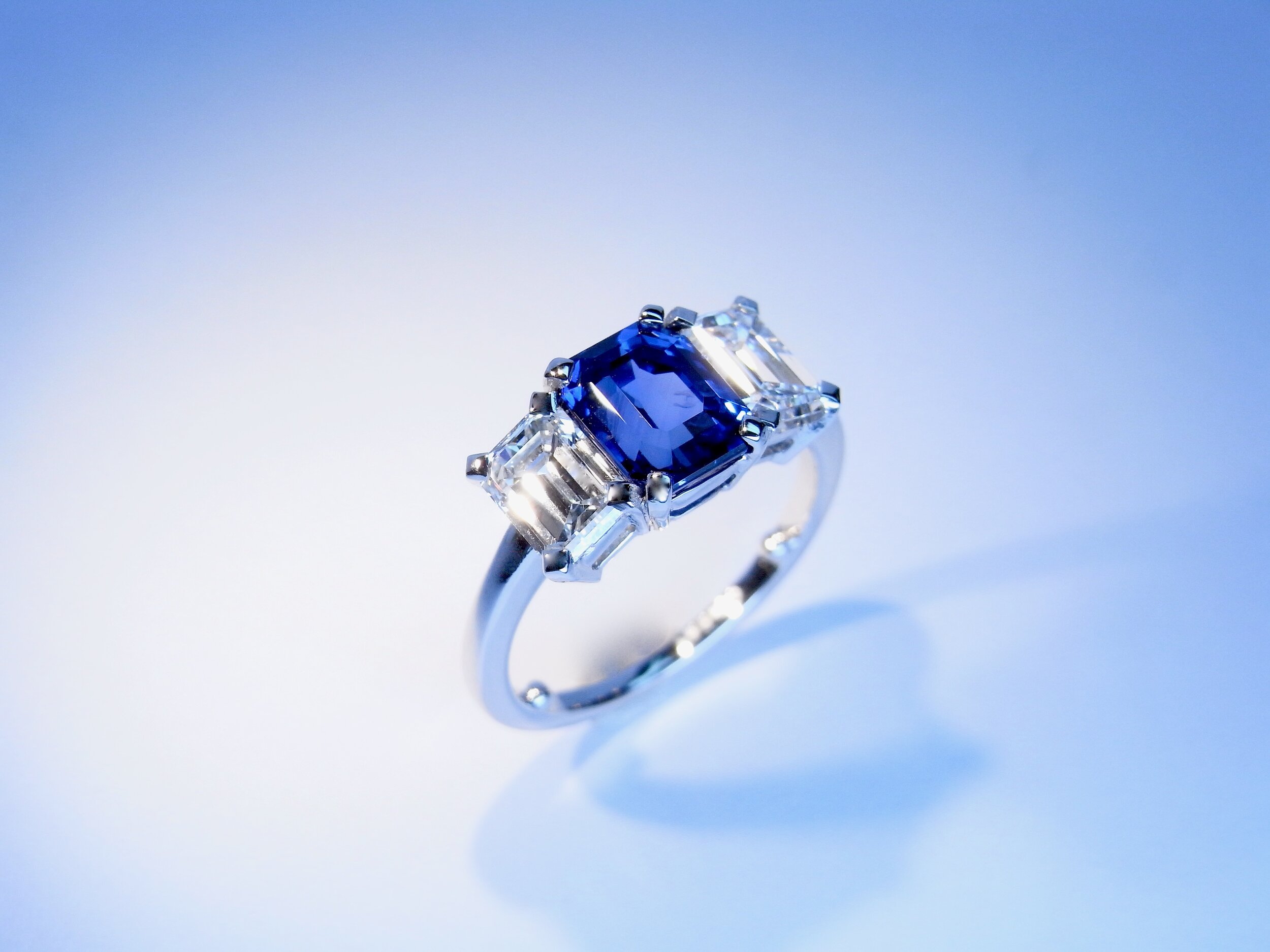 Three Stone Sapphire Ring in 10K White Gold – Ann-Louise Jewellers