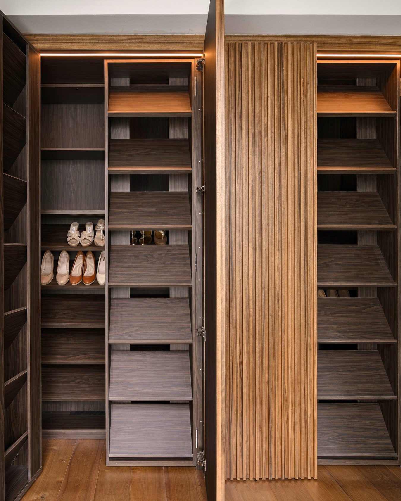 A space designed for every shoe to have its moment to shine!

#AishaAshrafInteriors #ClosetGoals #ShoeStorageDesign #LuxuryInteriors #FunctionalSpaces #DesignThatWorks #BespokeStorage #OrganisedLiving #InteriorInspo #EveryDetailMatters

(Interior des