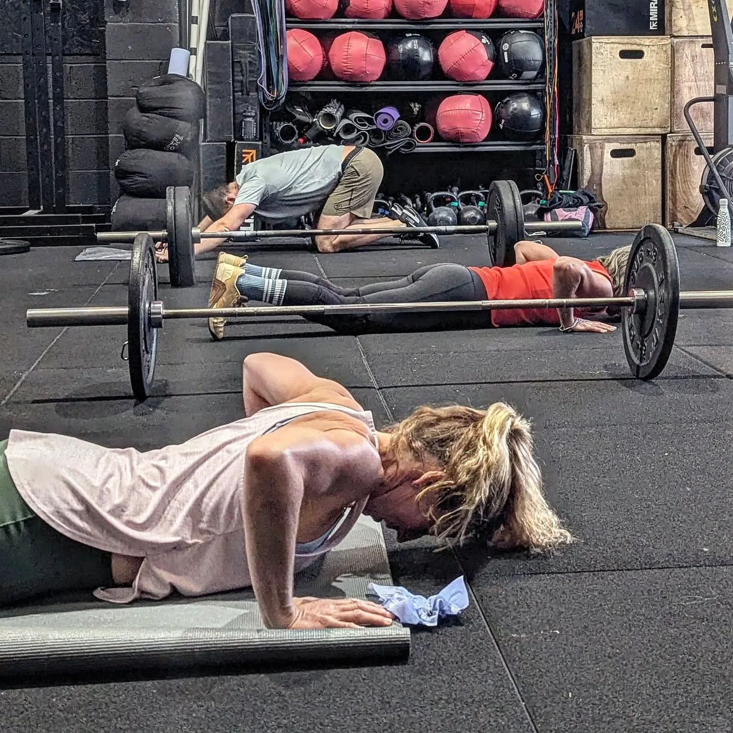 CARDIO CLUB
5 rounds:
3min Row
3min - 200m run + AMRAP Down ups
3min Ski
---
Aim is to keep steady and consistent. If you use a a HR monitor this should be firmly in Zone 4 and not above. If no HR, if it starts to feel " too hard" to mainta