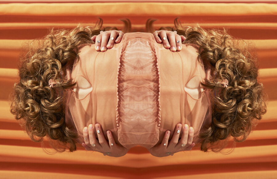 Hooligans_Mag_Touch_01454583_crop_spread copy_LOW_Hestehave_900px.jpg