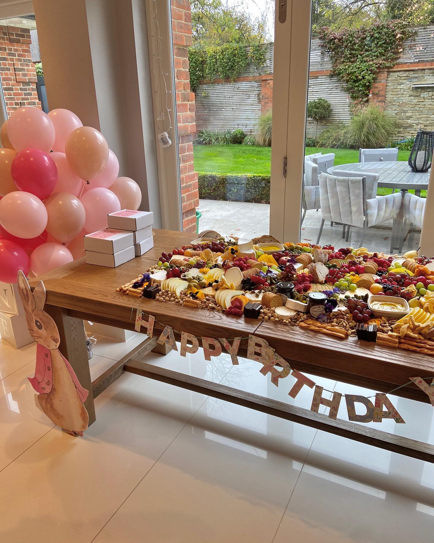 a 1 metre grazing table for a first birthday party. i wish i&rsquo;d taken pics of the decorations because they were adorable! 

i also did mini grazing boxes for the kiddos. so cute 🥰💕🍼
