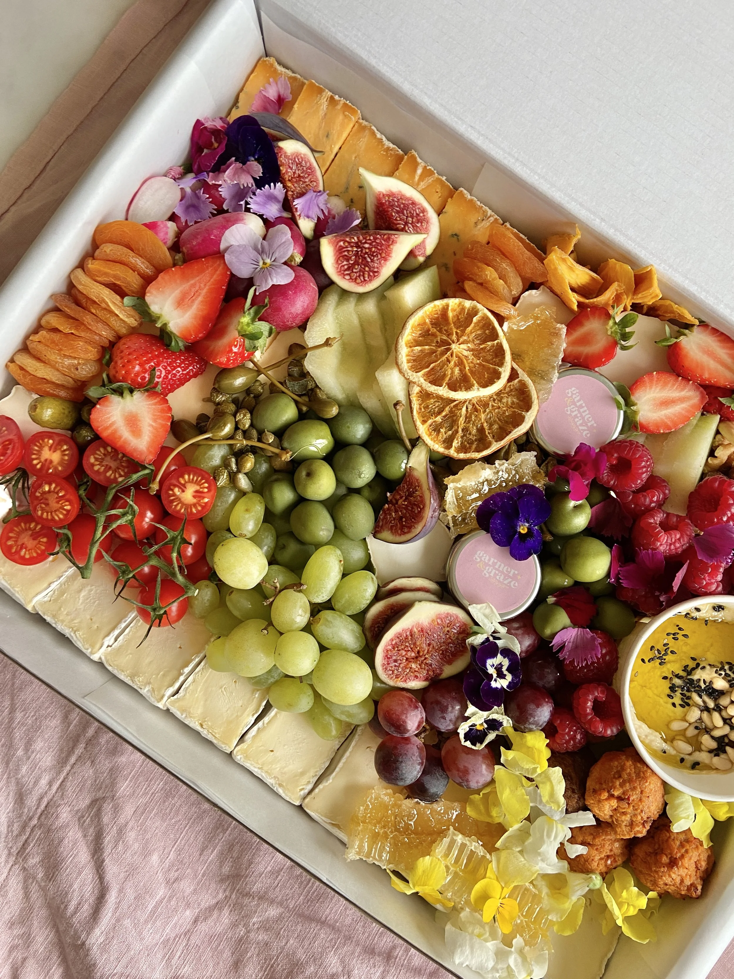London's cutest grazing tables, grazing platters and cheese boards ...