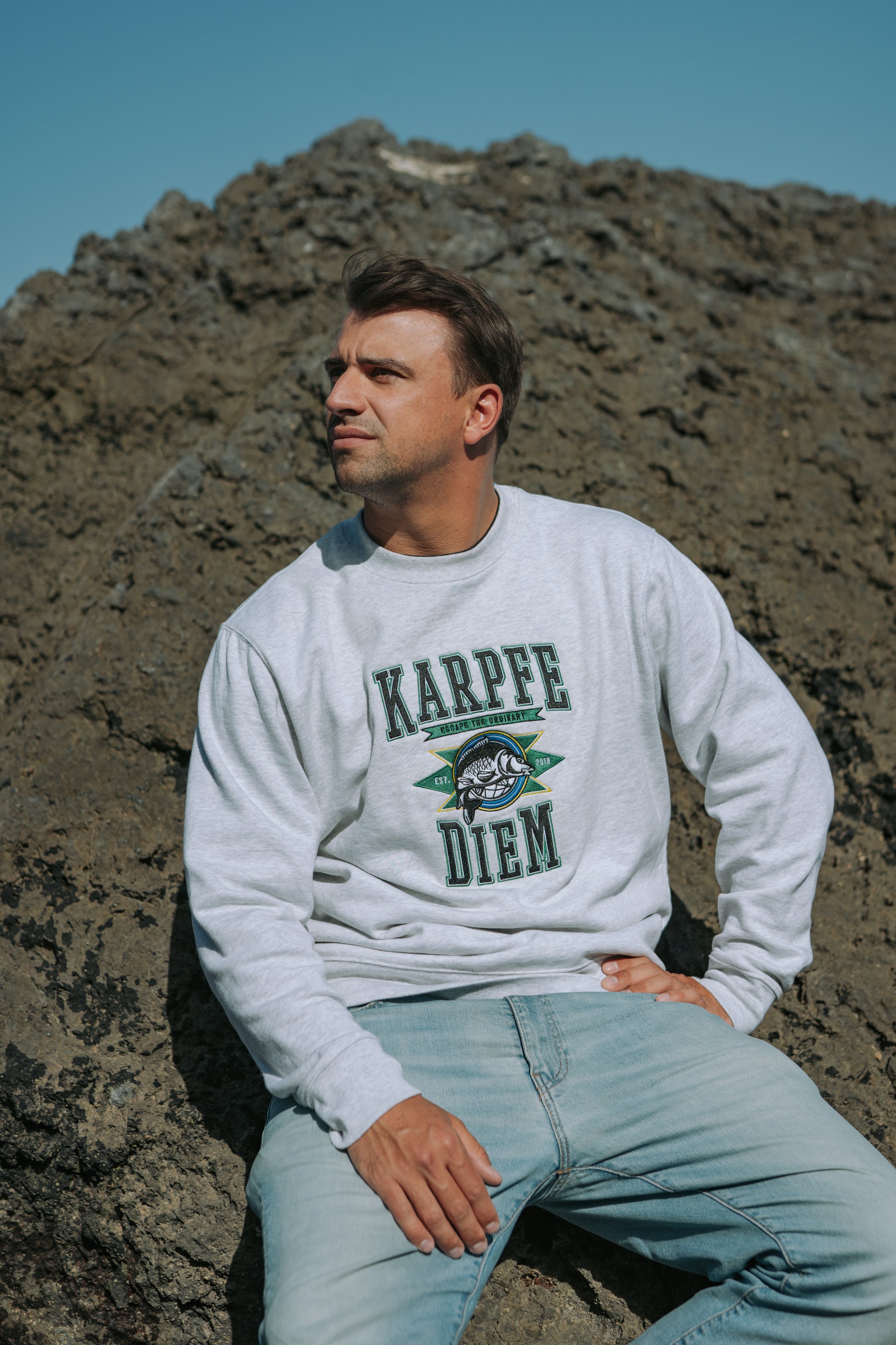 Karpfe_Diem_Sweater_hellgrau (7 von 47).jpg
