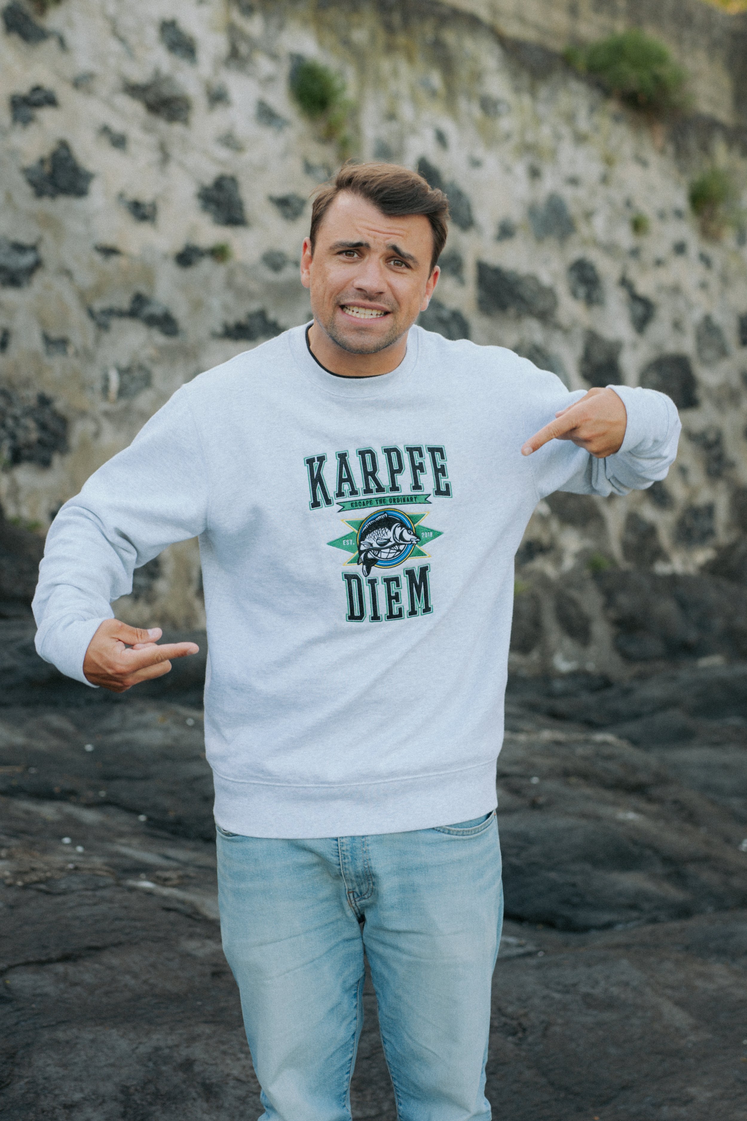 Karpfe_Diem_Sweater_hellgrau (41 von 47).jpg