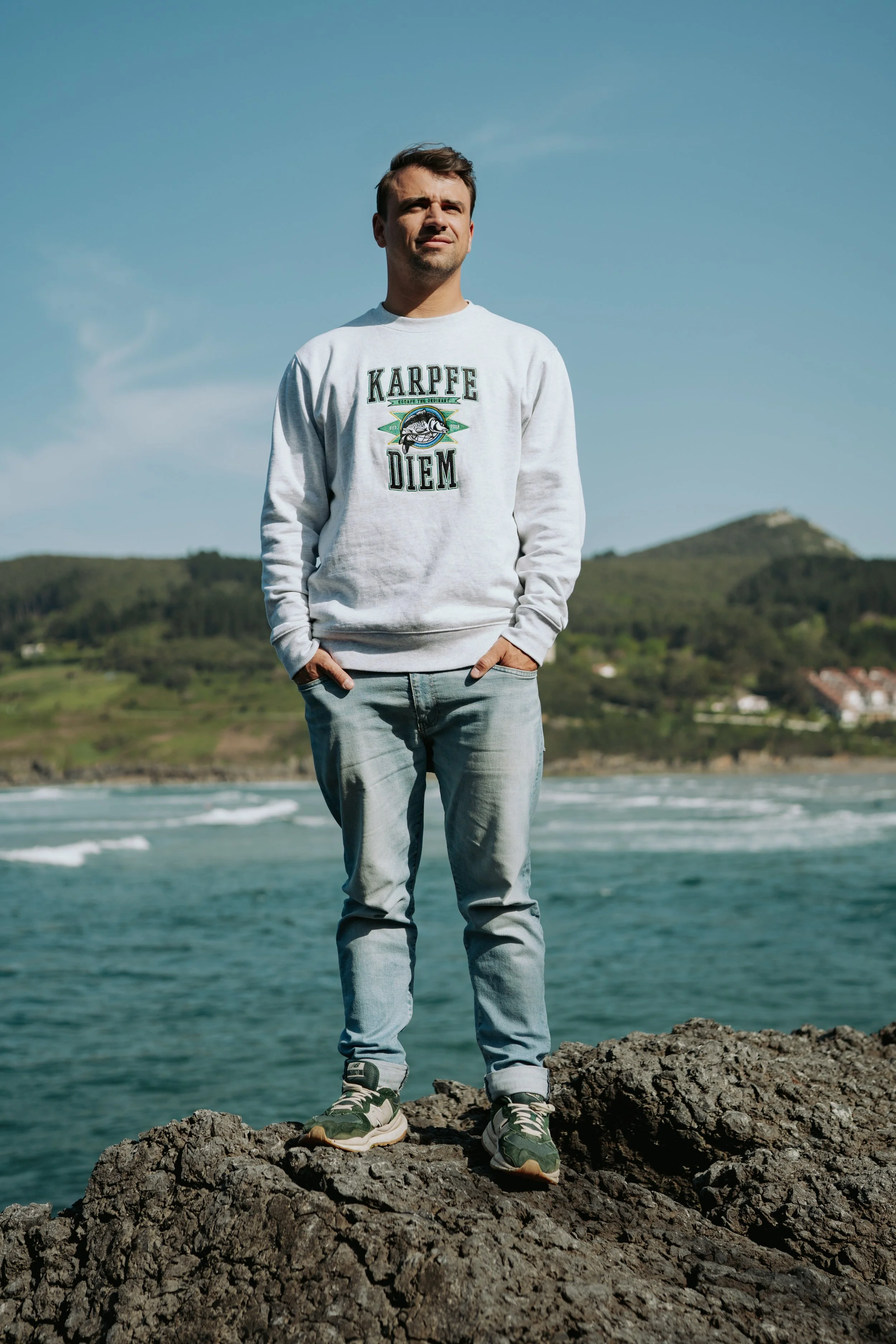 Karpfe_Diem_Sweater_hellgrau (23 von 47).jpg