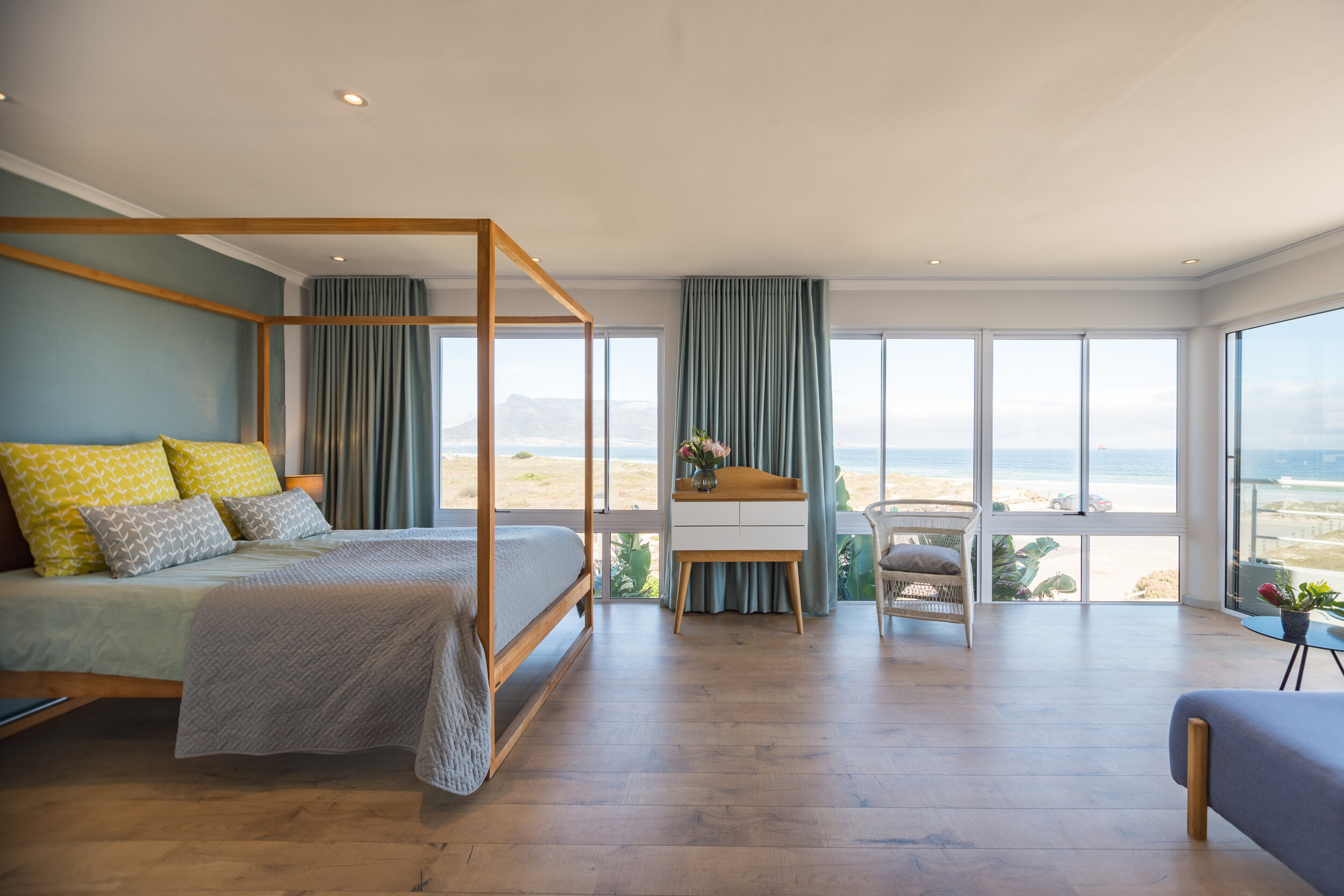 ocean12_apartment_LightHouse