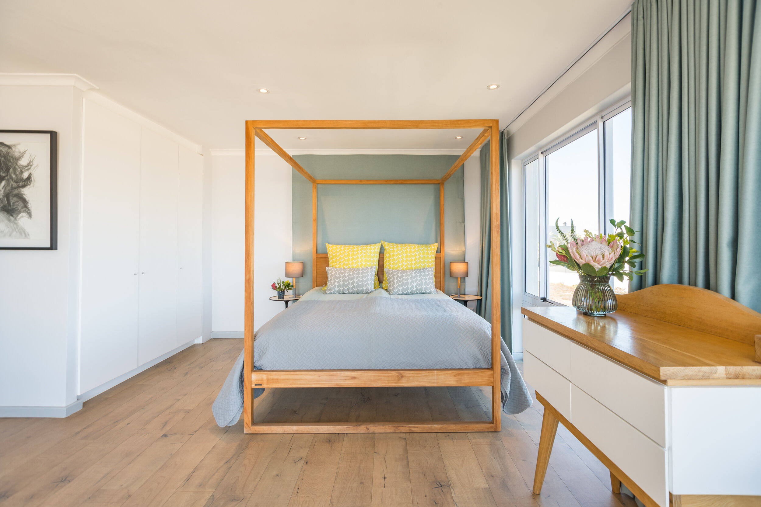 ocean12_apartment_LightHouse
