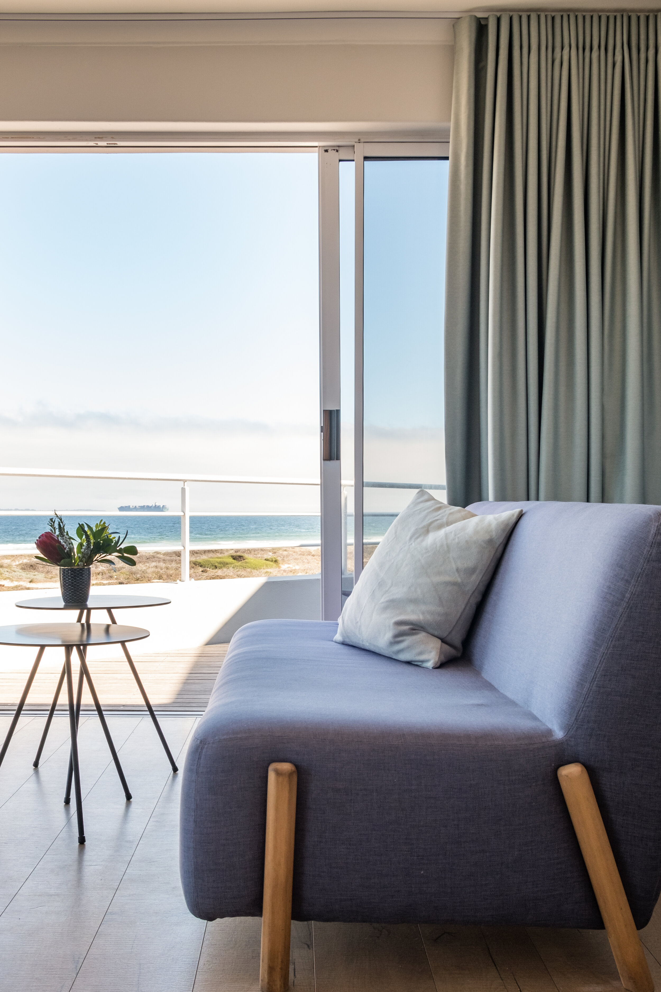 ocean12_apartment_LightHouse