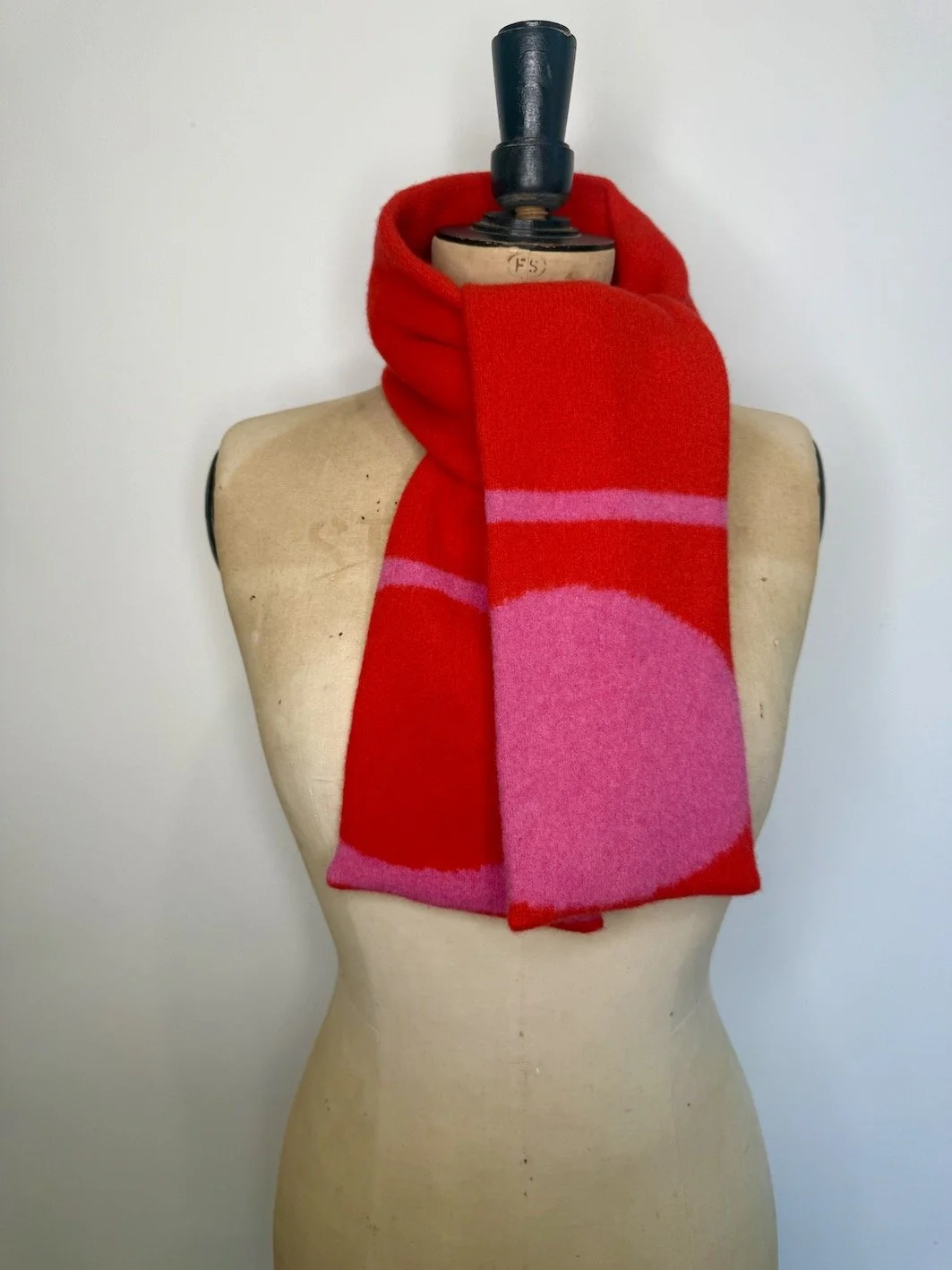 Scarf Bubble Gum 2.jpg