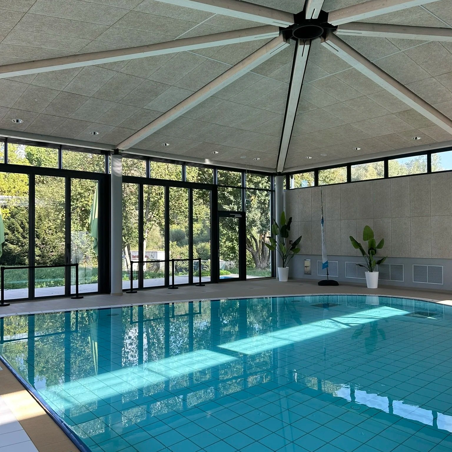 Bad Blau: Das hat das beliebte Freizeitbad zu bieten 