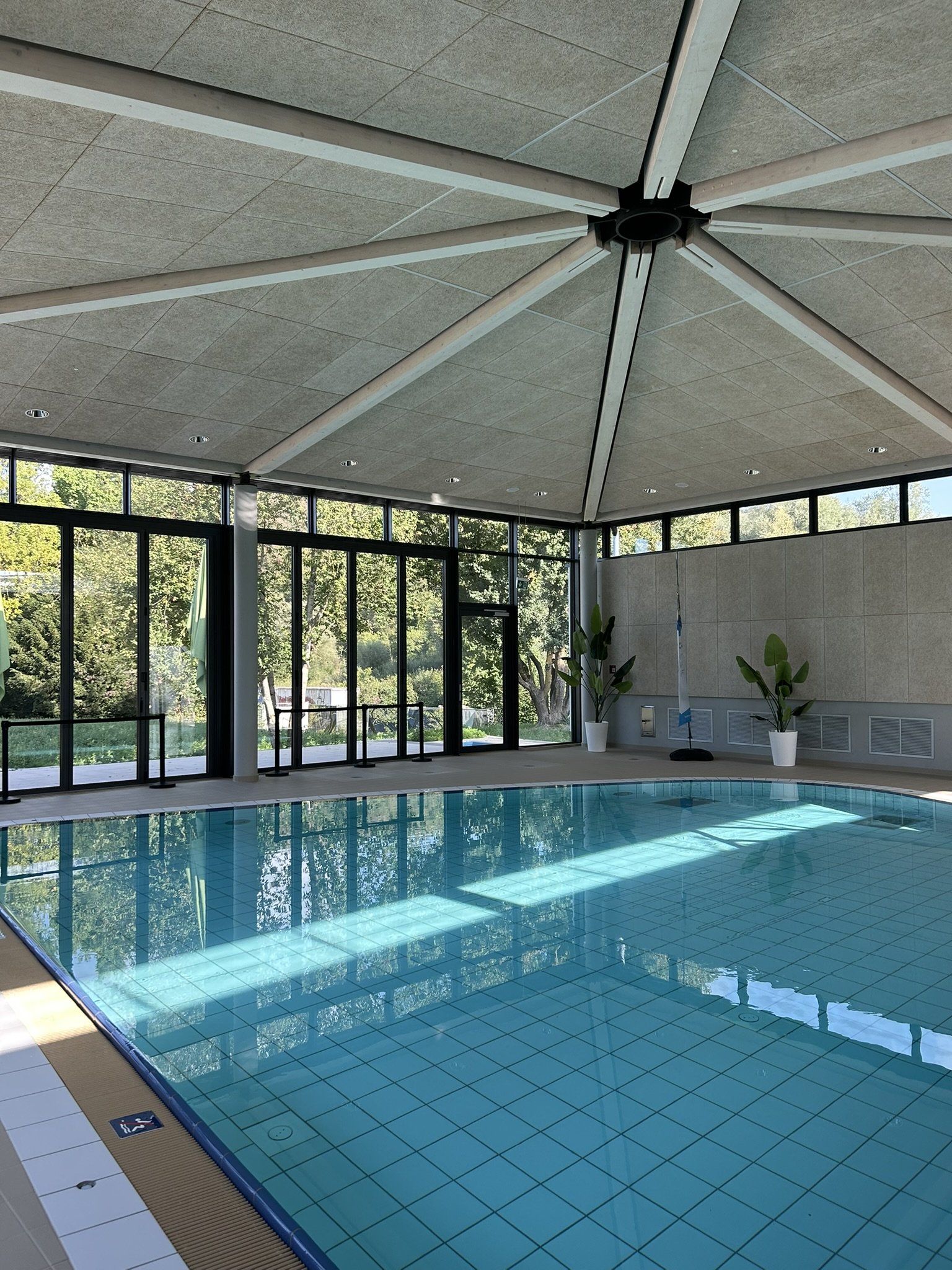 Bad Blau: Das hat das beliebte Freizeitbad zu bieten 