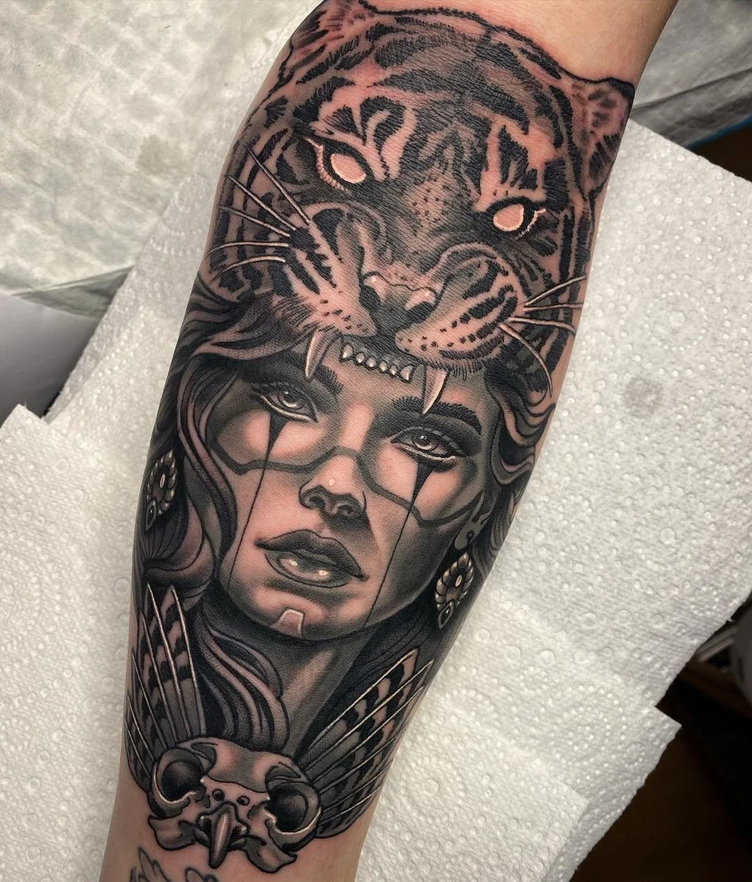 neotrad-black-tattoo