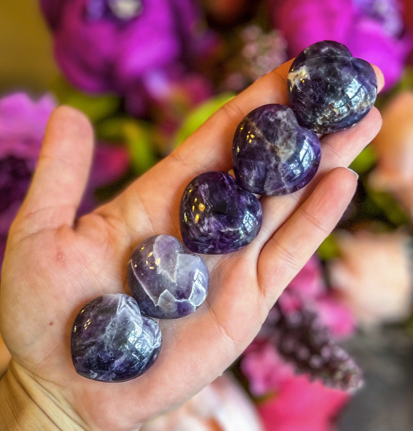 Chevron Amethyst Hearts.png