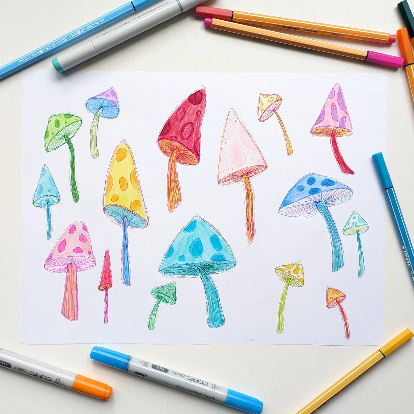 Markers are so much fun. I really liked how my tiny mushrooms doodles came out, so I drew a whole page of larger mushrooms. 🍄🥰
.
.
.
.
#mushrooms #doodleaday