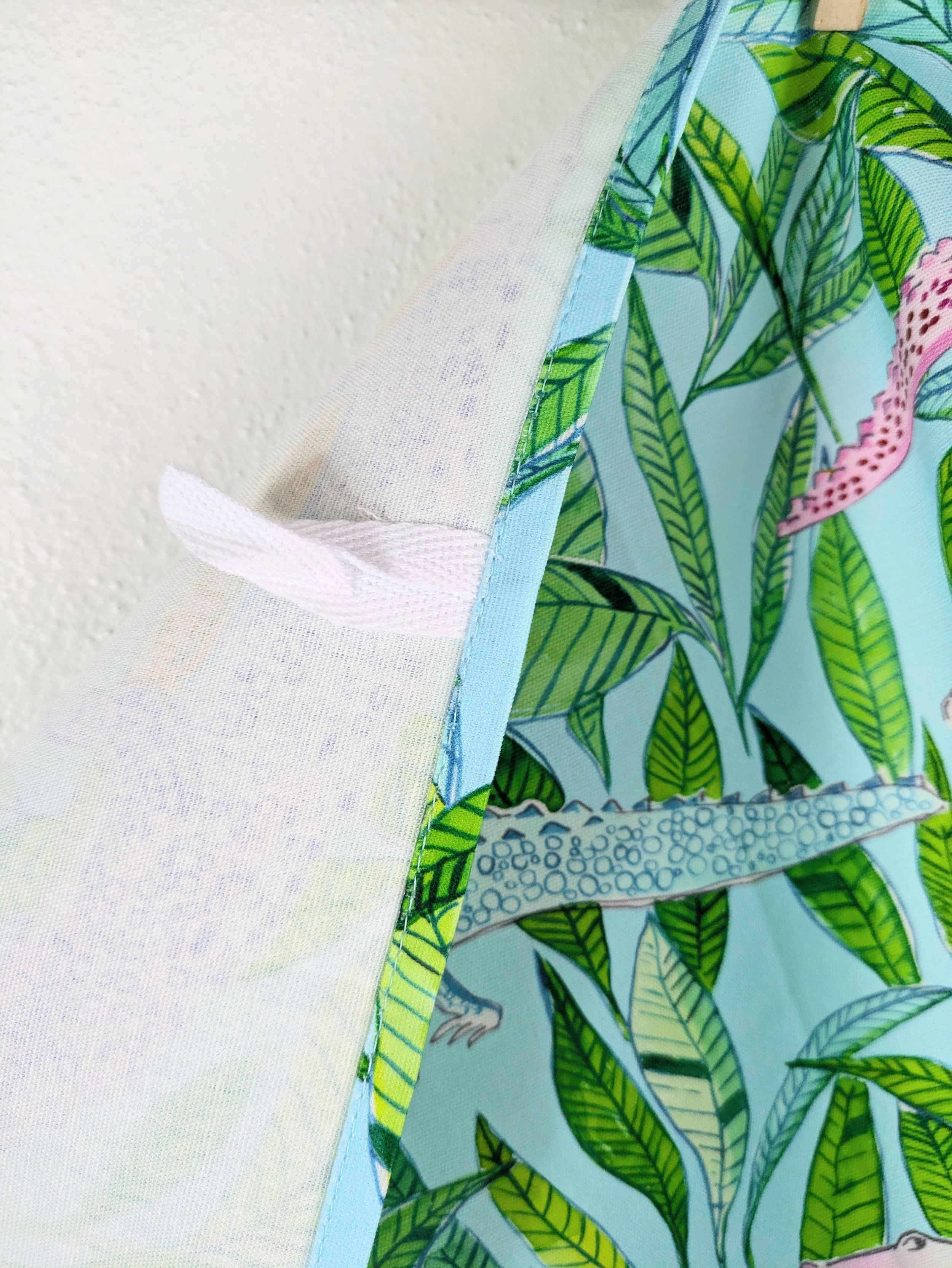 tea towel gators white blue 1.jpg