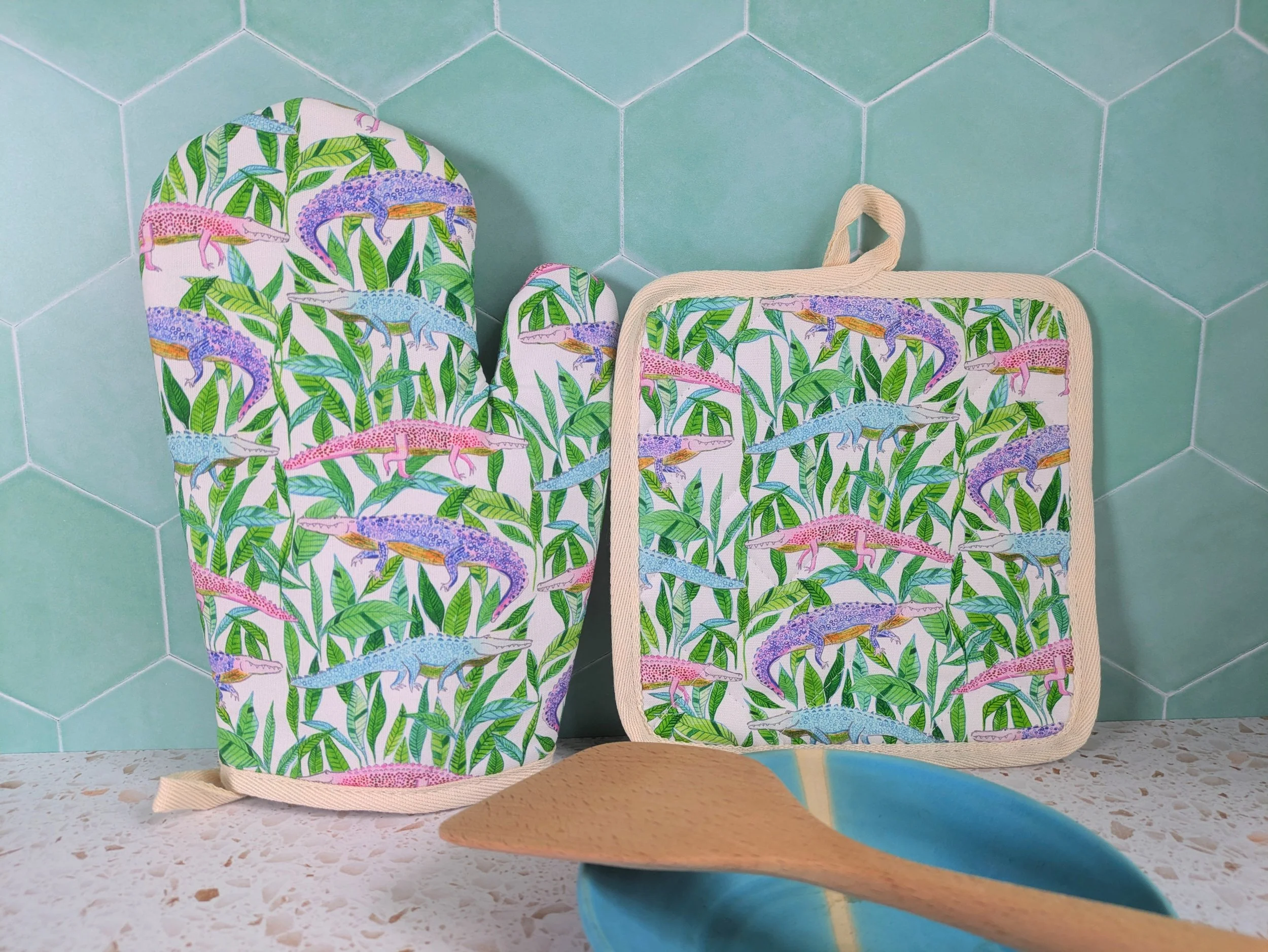 Watercolor Gators Oven Mitt & Pot Holder Set