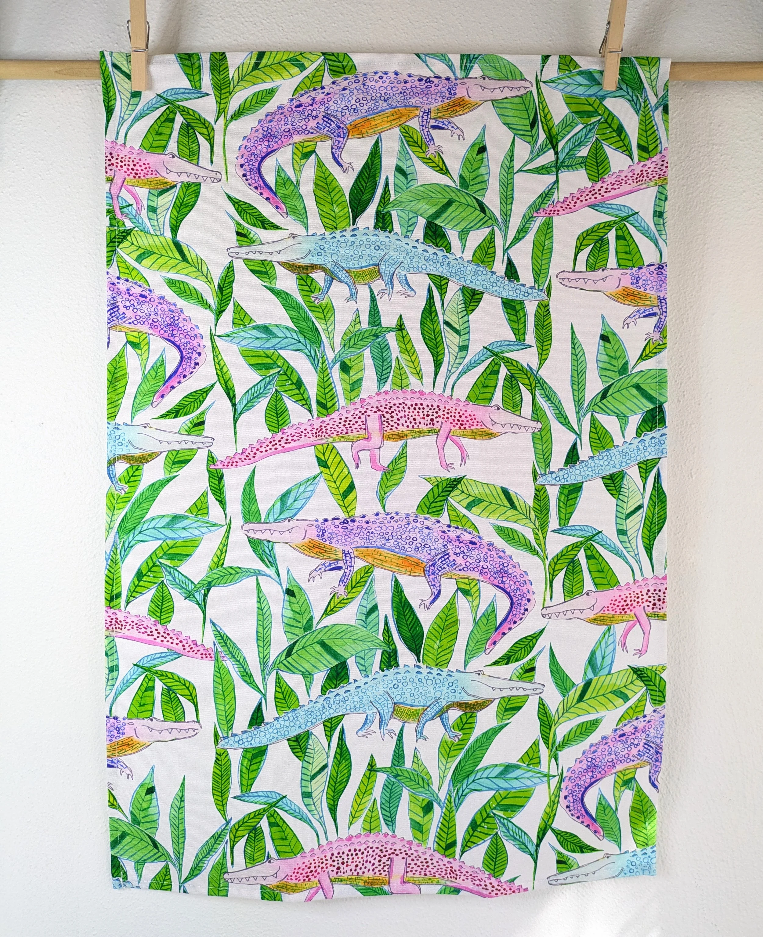 tea towel gators white new 4.jpg