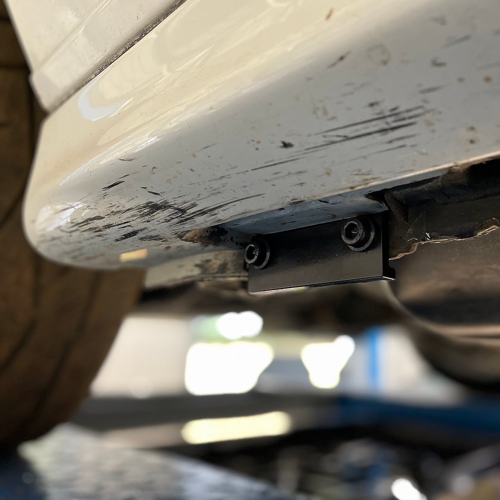 tuttle-motorsports-auto-parts-e30-rear-jack-points2.png
