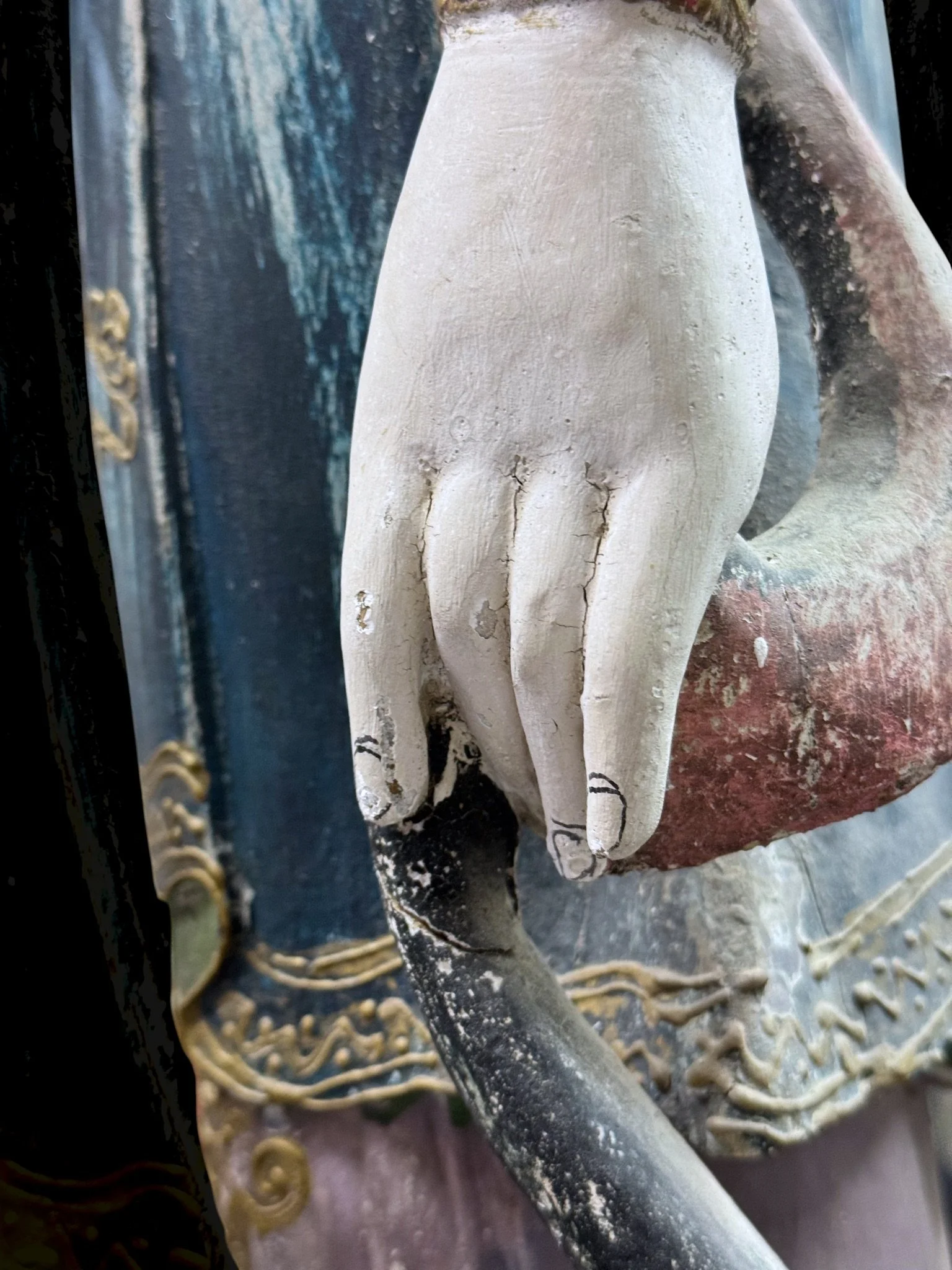 Polychrome wooden sculpture of Guanyin14.jpg