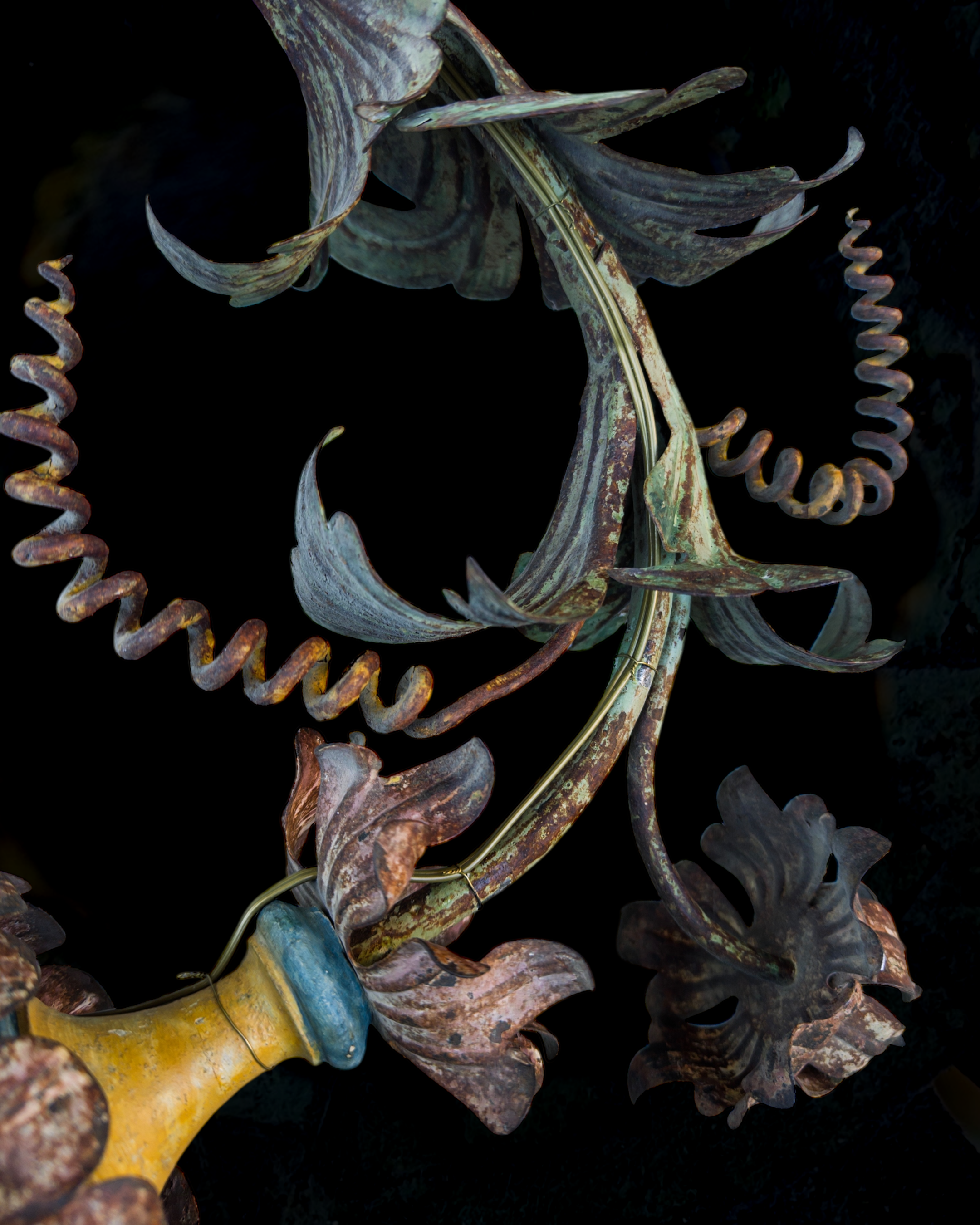 A pair of polychrome iron arms torcheres10.PNG