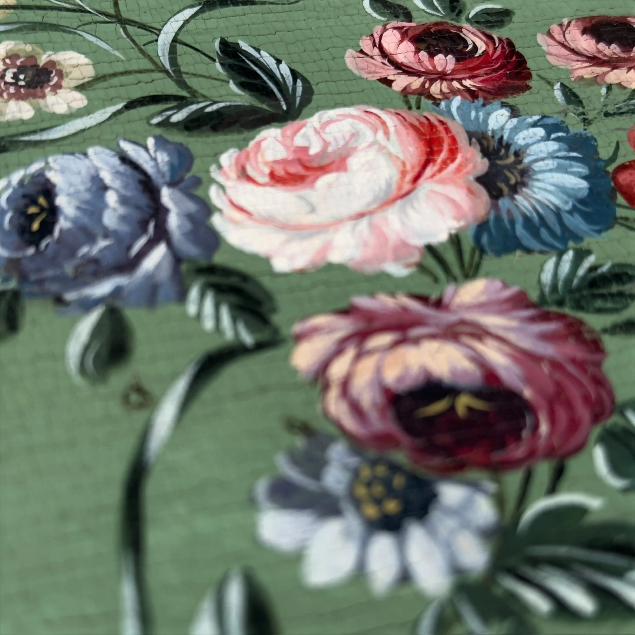 vivioliarteantica_A small LXV table with a side drawer13.jpg