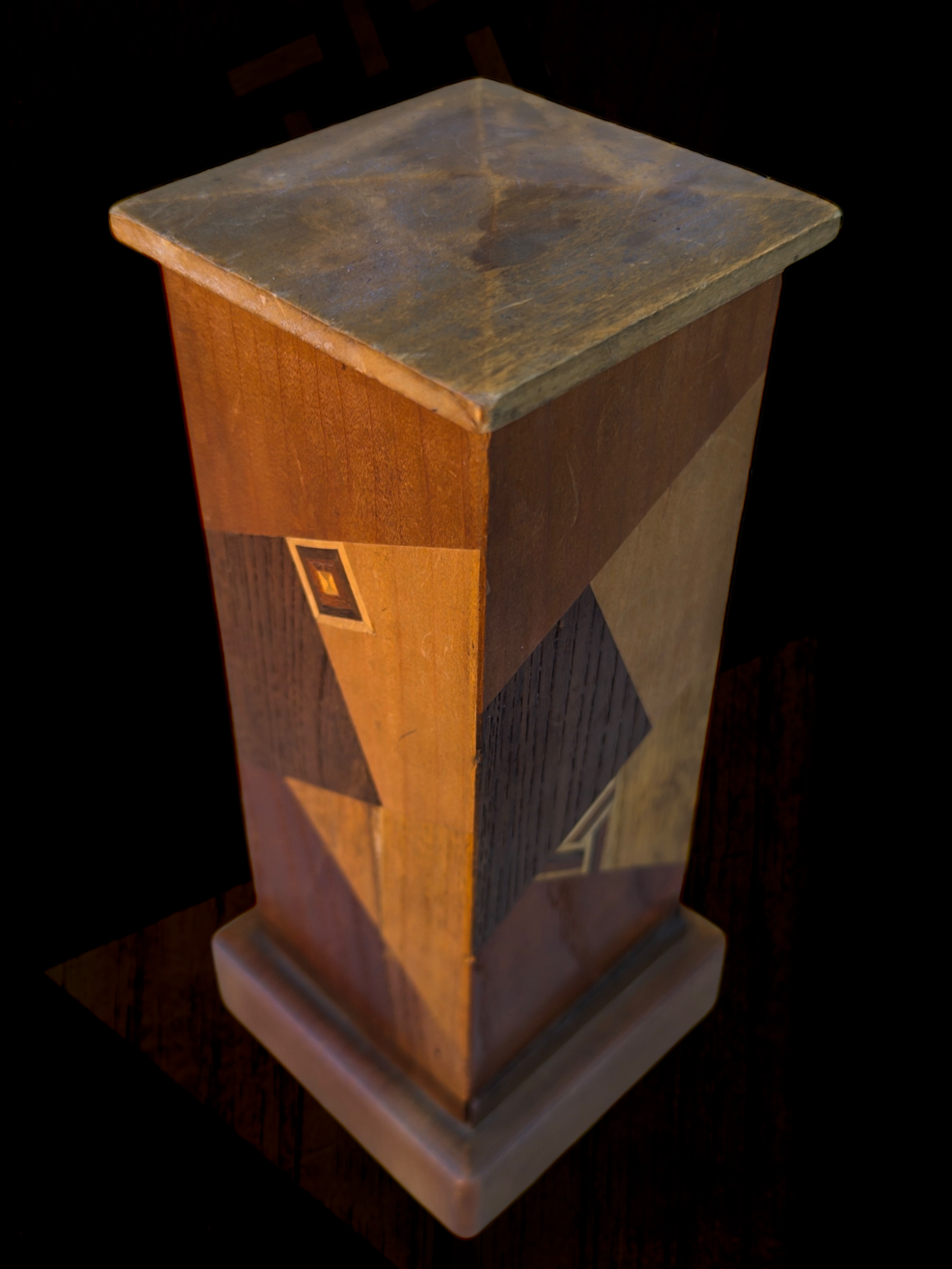 Wooden money box 10.PNG
