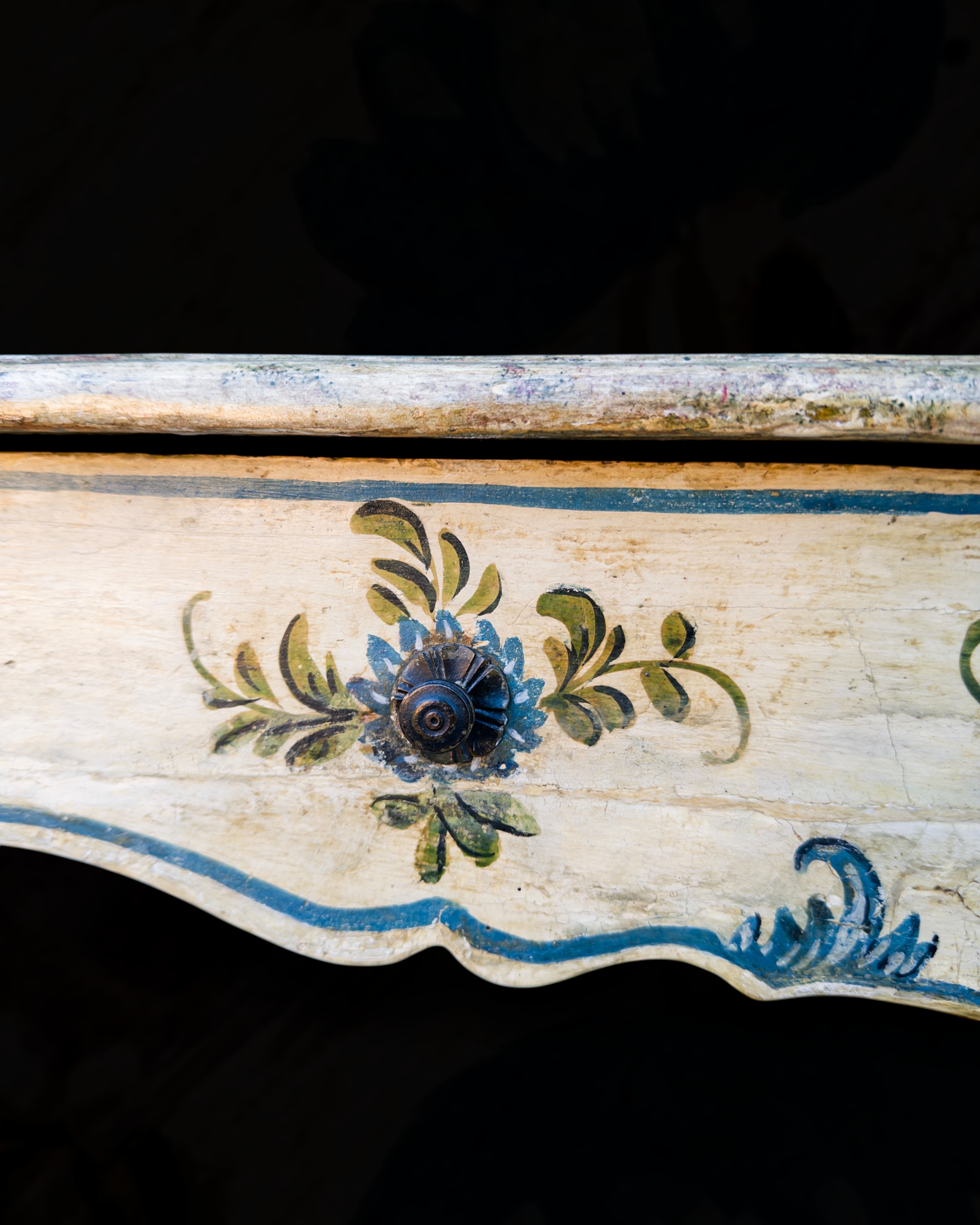A Genoese LXV side table with faux marble top13.PNG