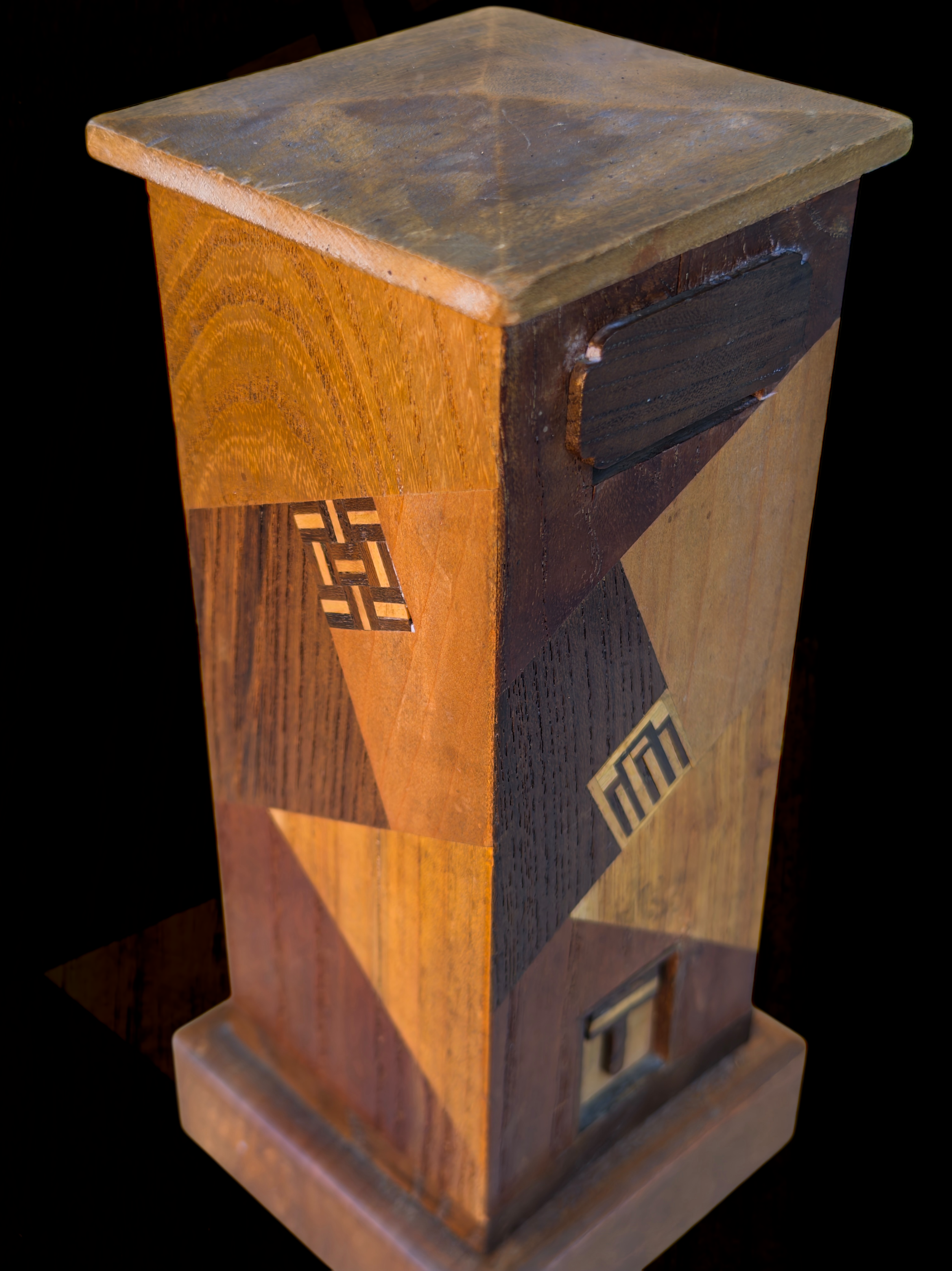 Wooden money box 12.PNG
