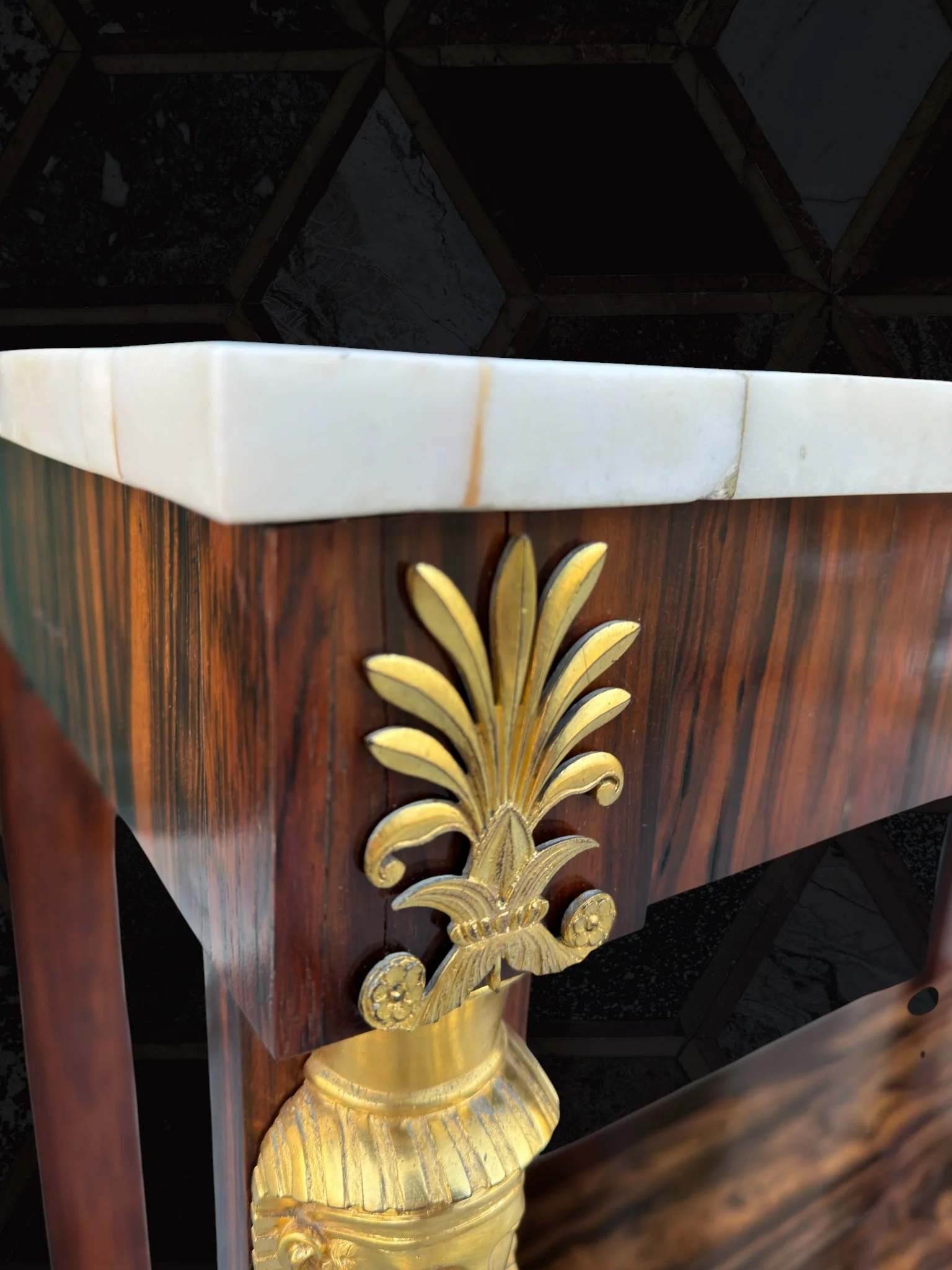 vivioliarteantica_consolle impero con marmo e pietre dure19.jpg