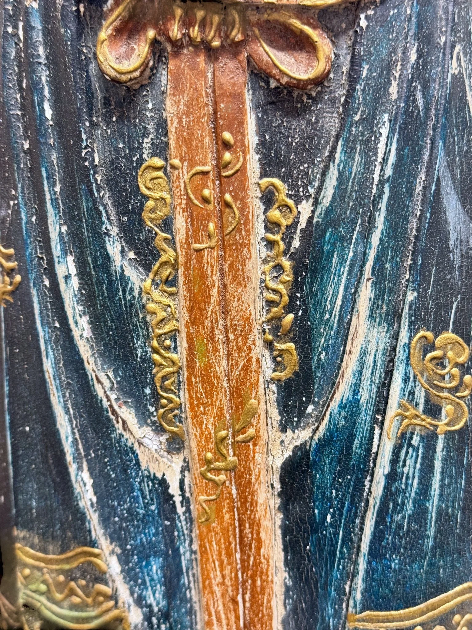 Polychrome wooden sculpture of Guanyin5.jpg