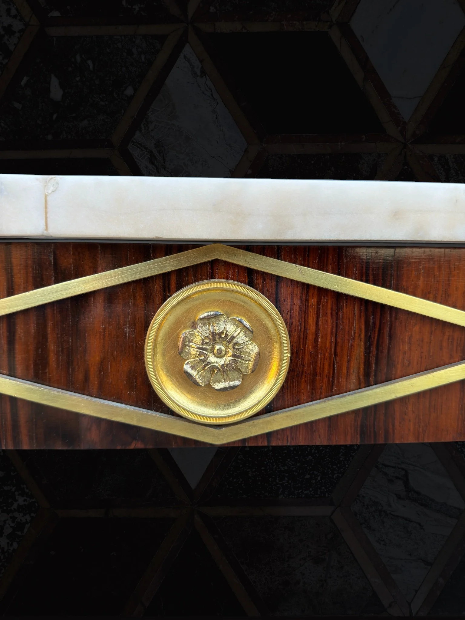 vivioliarteantica_consolle impero con marmo e pietre dure16.jpg