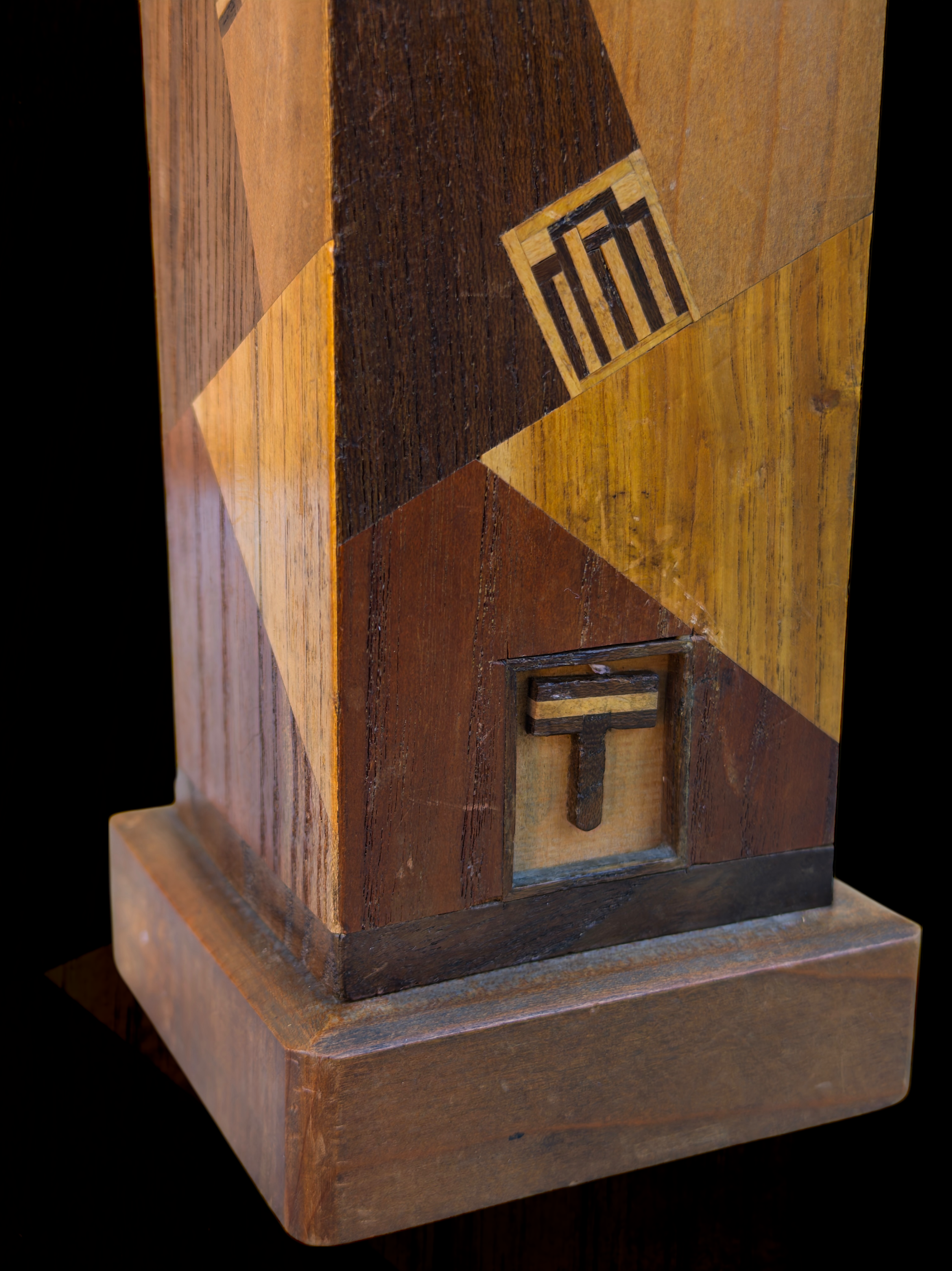 Wooden money box 8.PNG