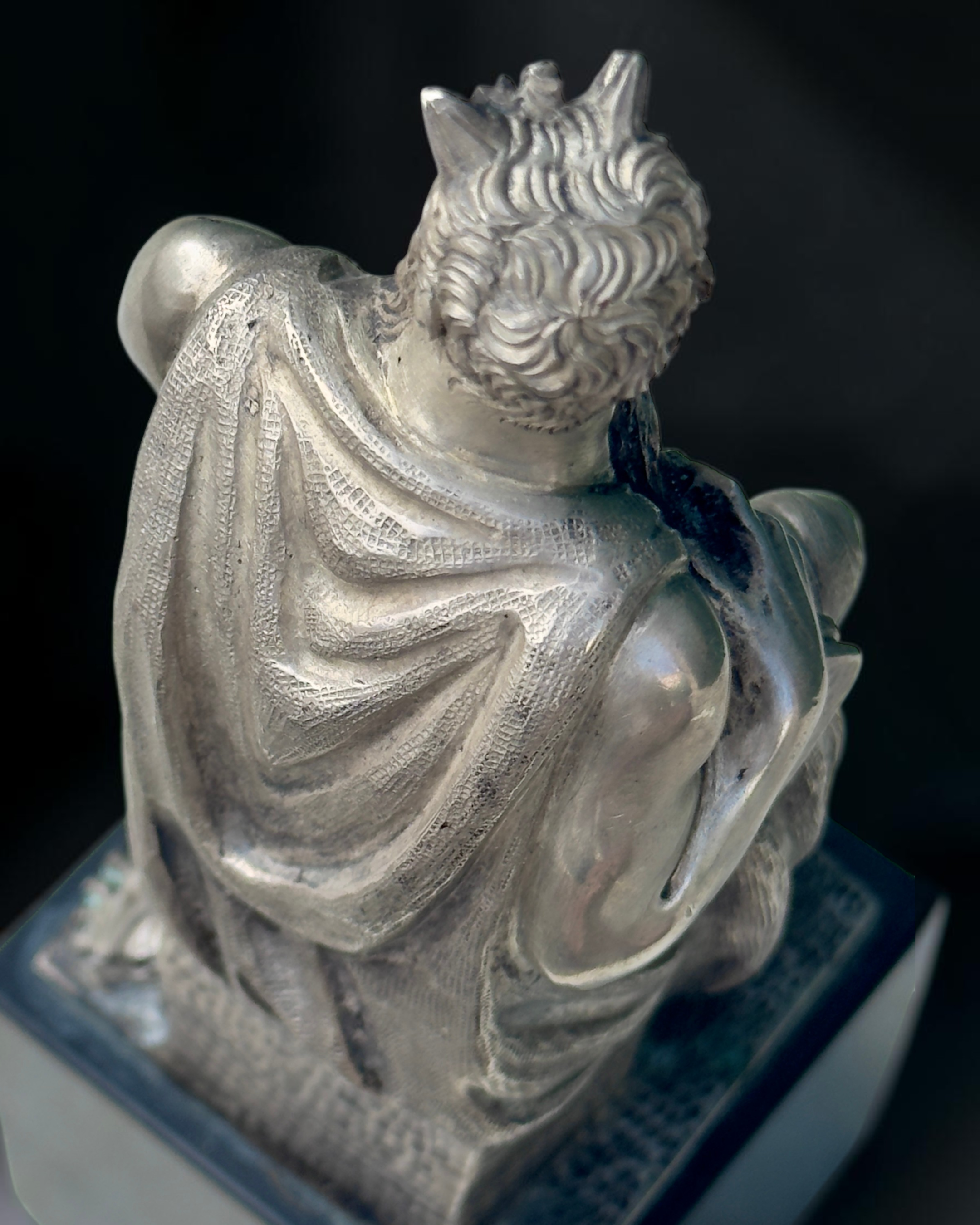 vivioli - statua mose (13).png