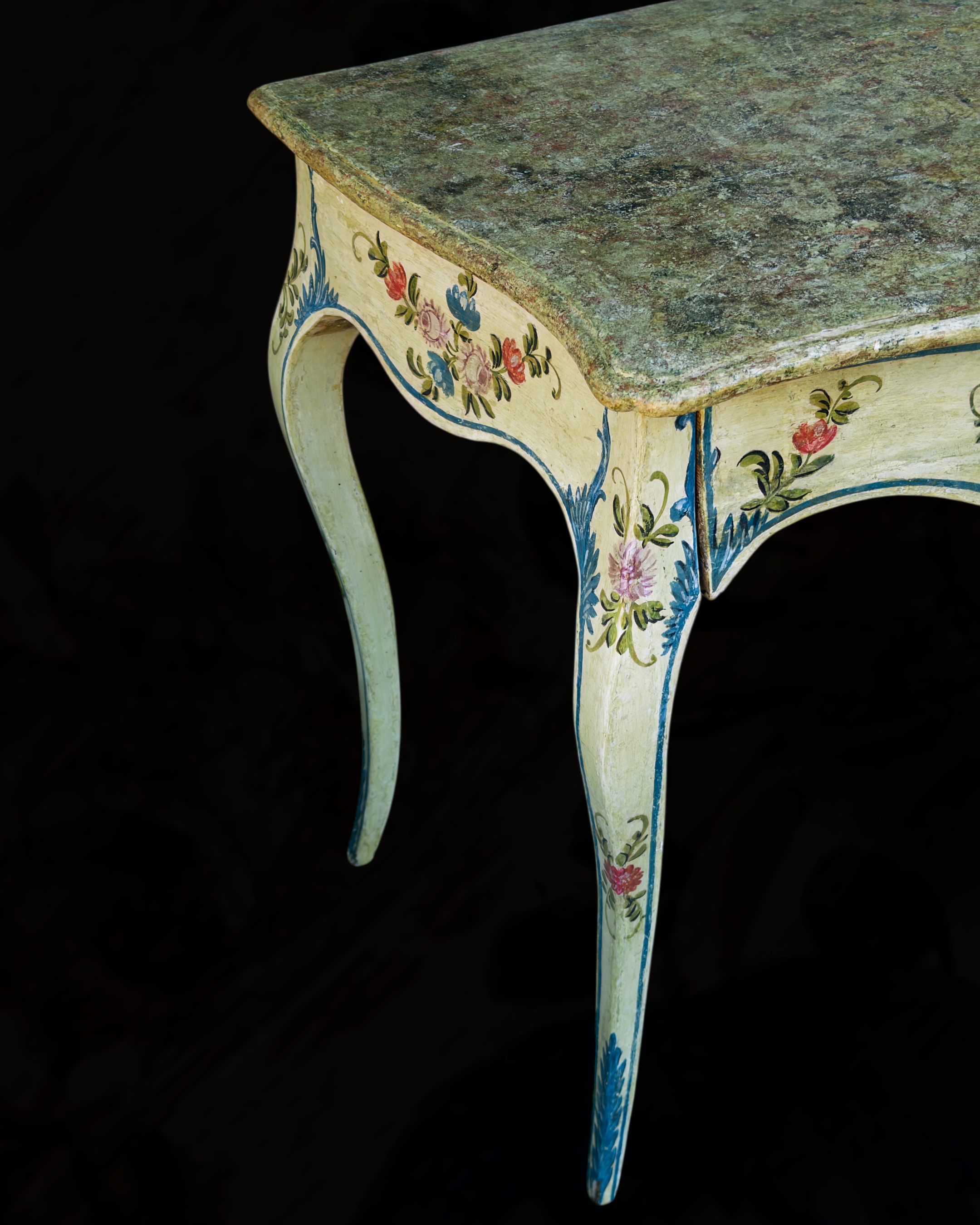 A Genoese LXV side table with faux marble top33.PNG
