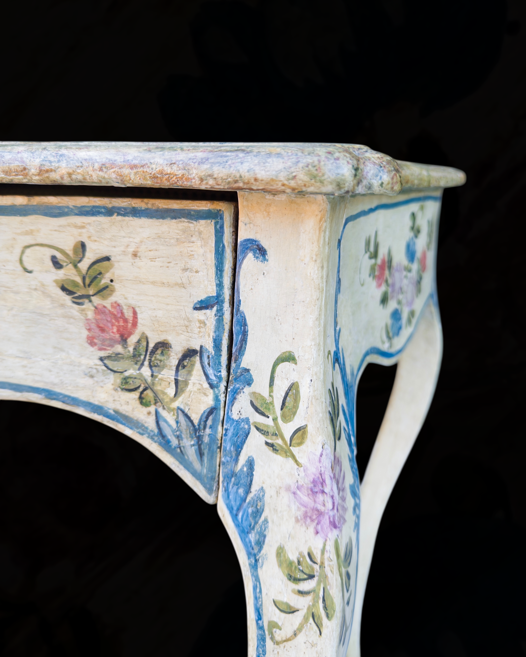 A Genoese LXV side table with faux marble top16.PNG