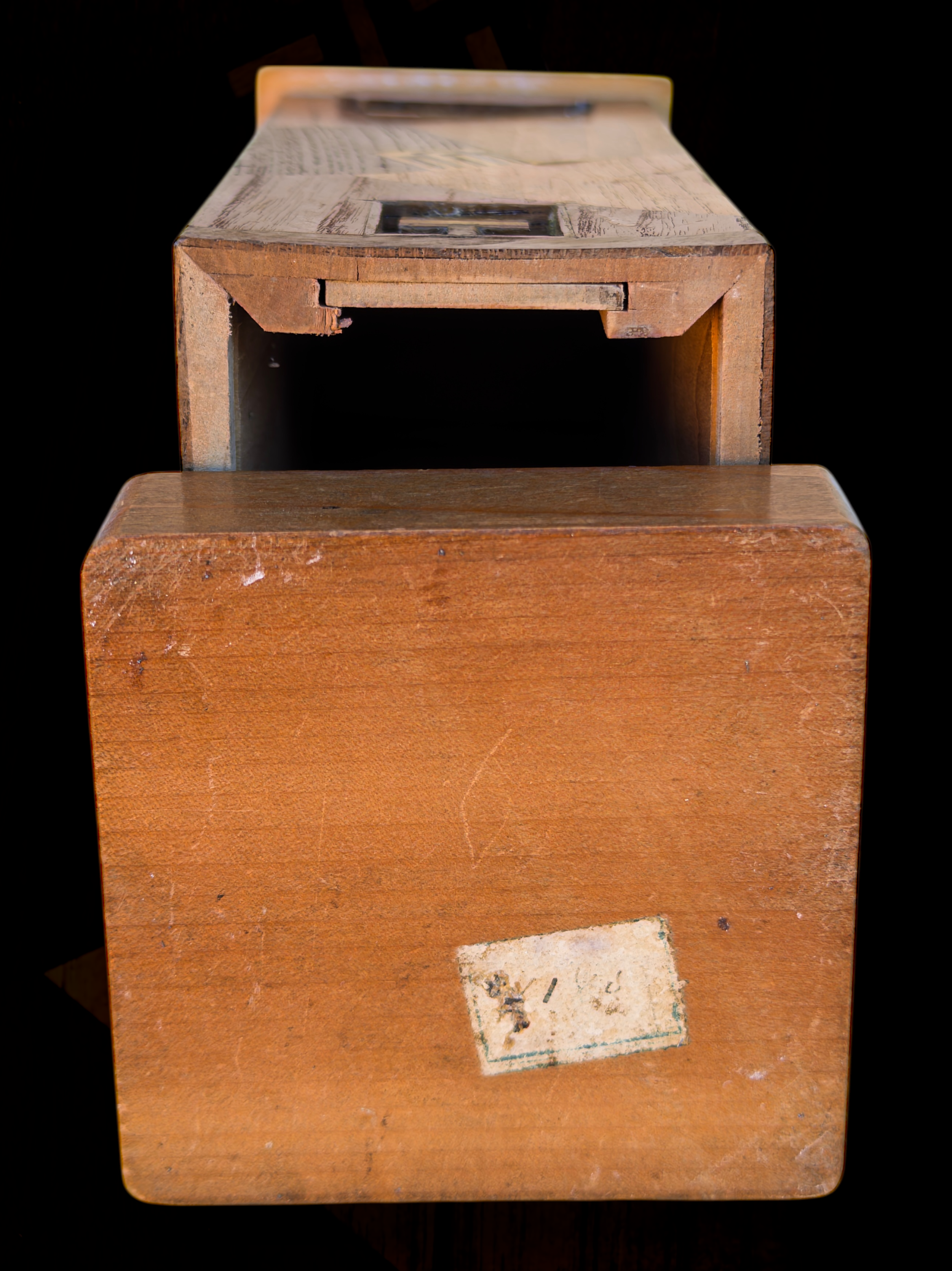 Wooden money box 18.PNG