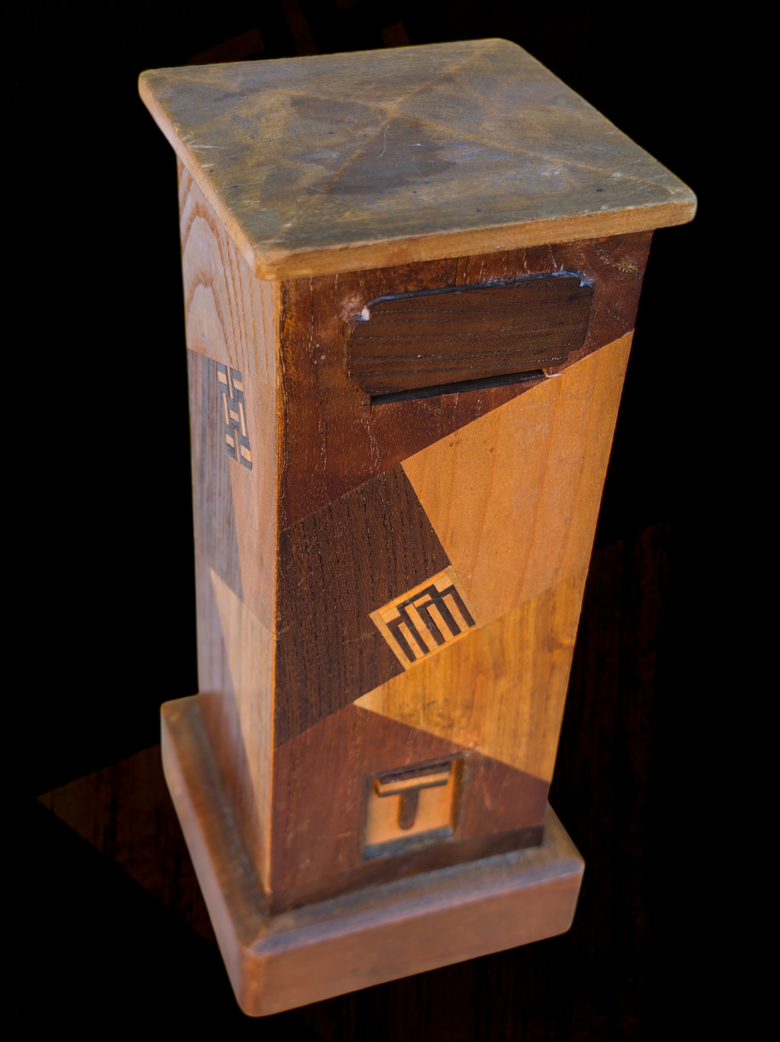 Wooden money box 5.PNG