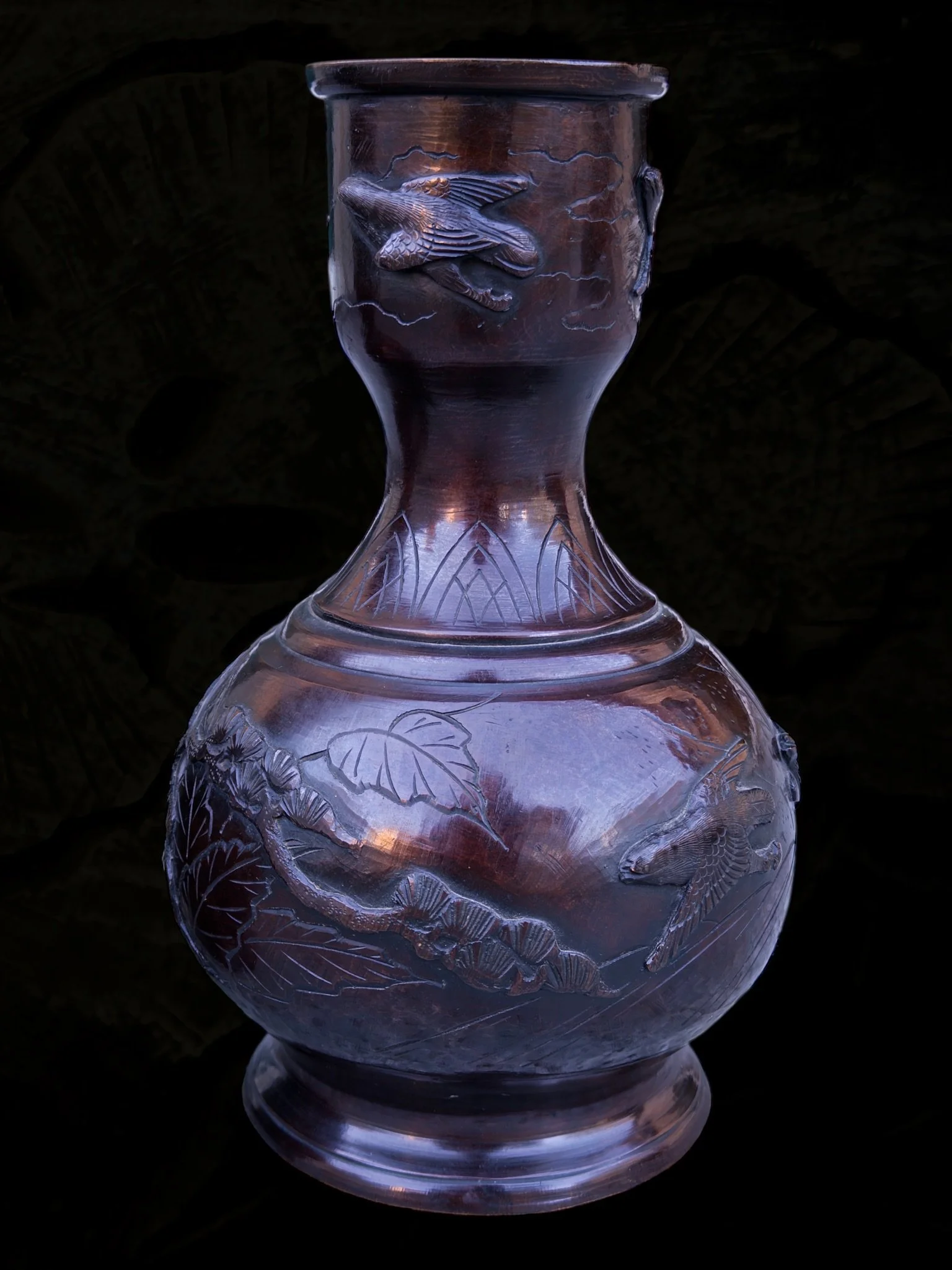 A pair of bronze vases. Japan. XIX Century. Height cm 297.PNG