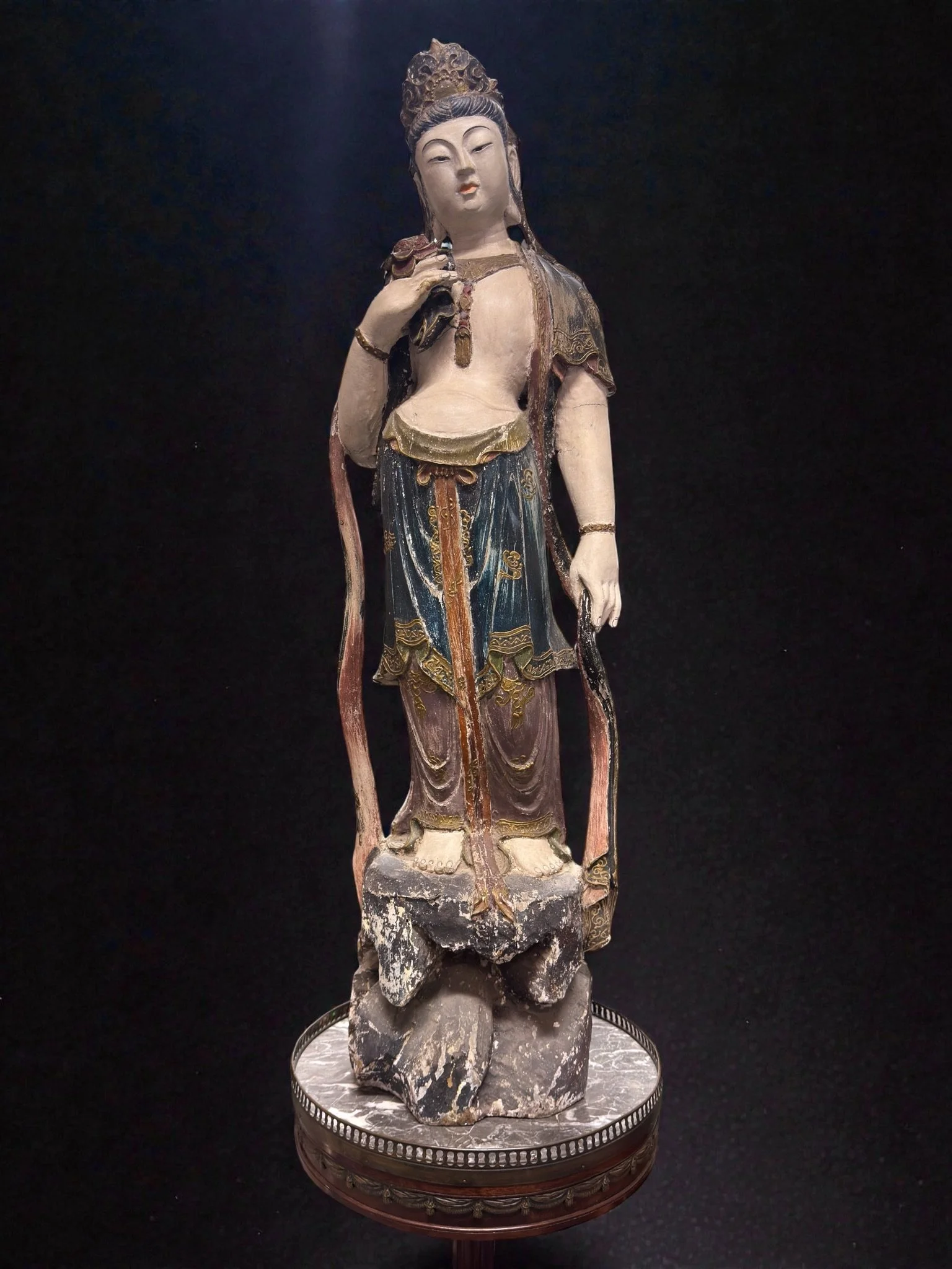 Polychrome wooden sculpture of Guanyin
