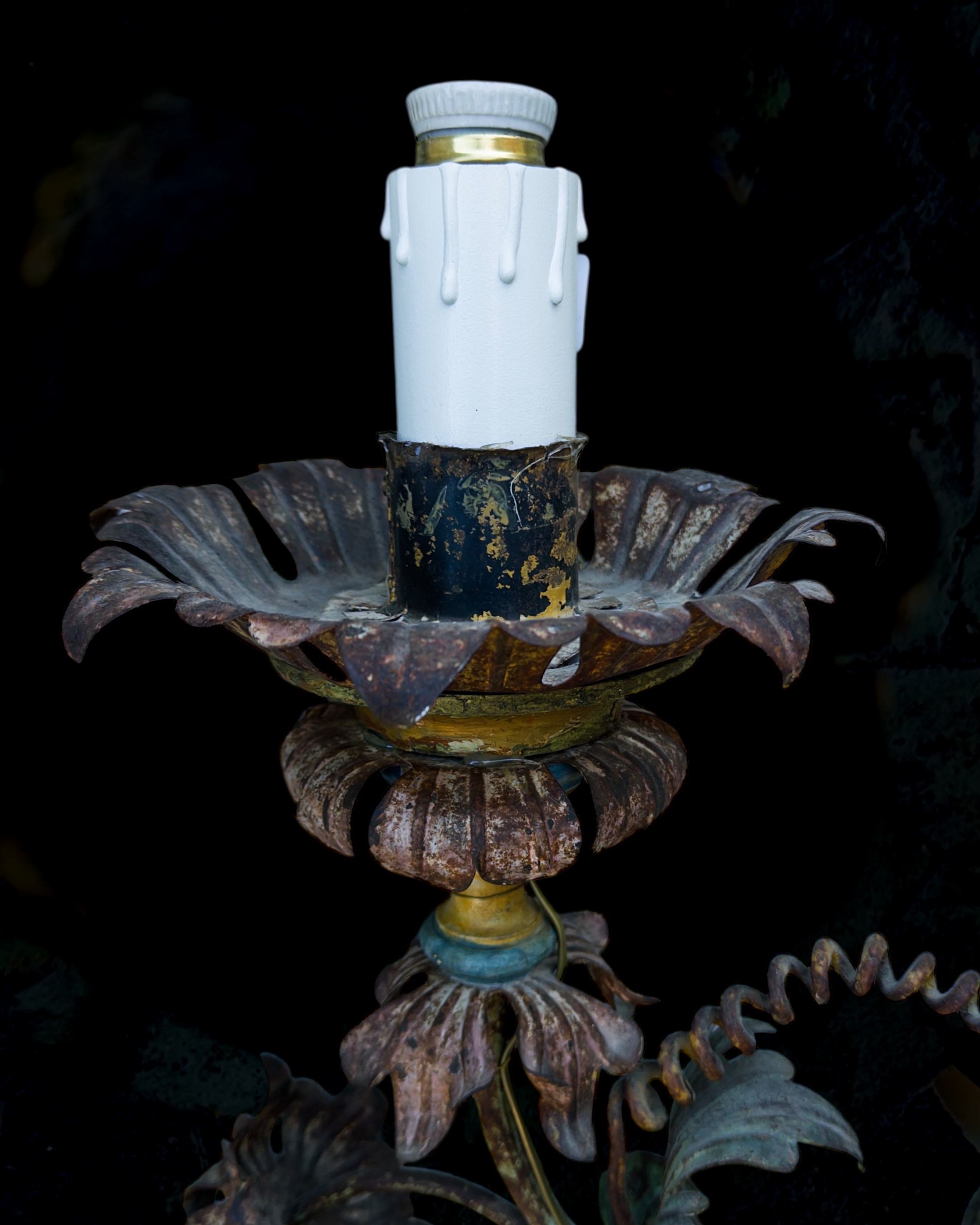 A pair of polychrome iron arms torcheres9.PNG