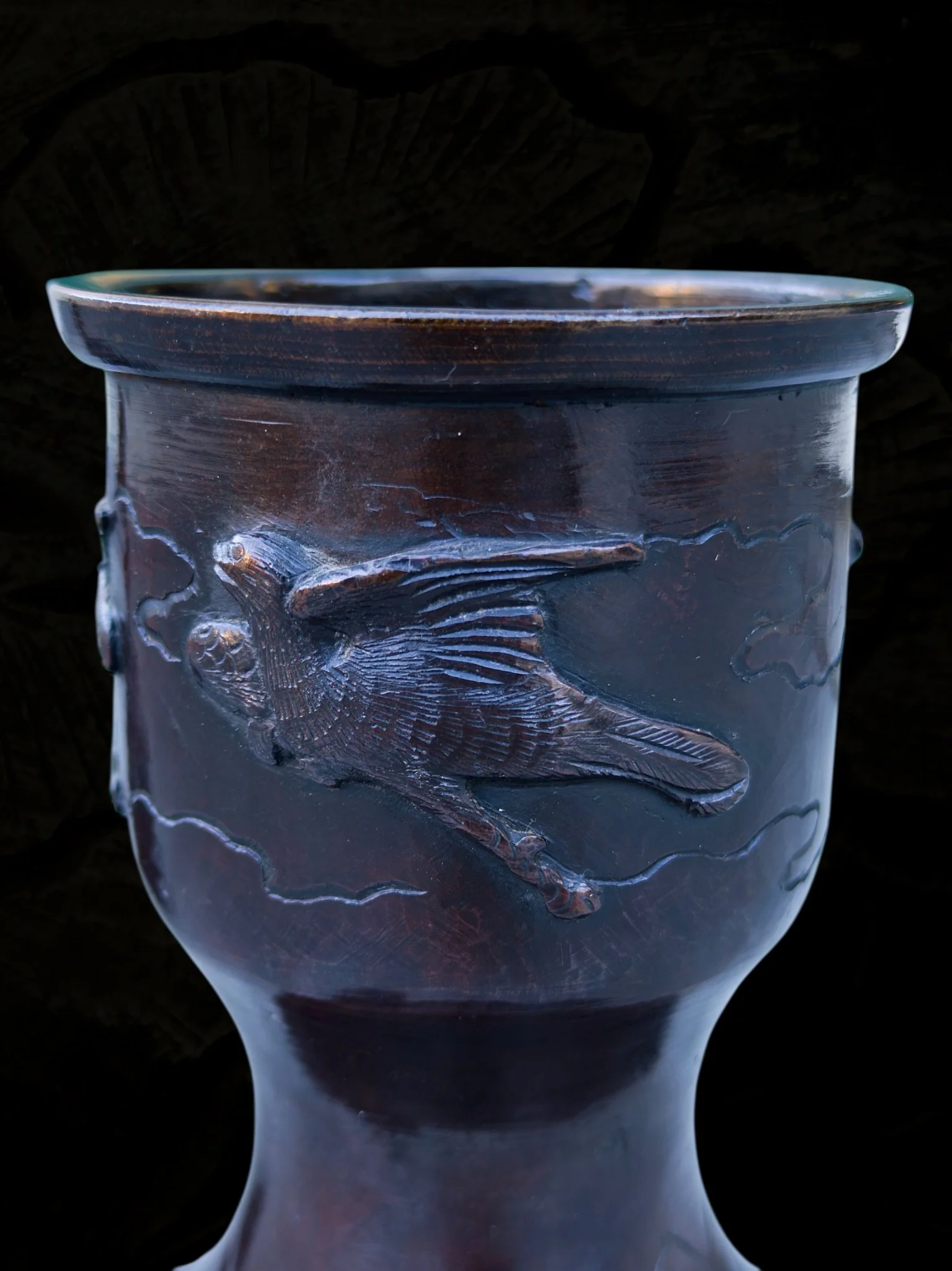 A pair of bronze vases. Japan. XIX Century. Height cm 295.PNG