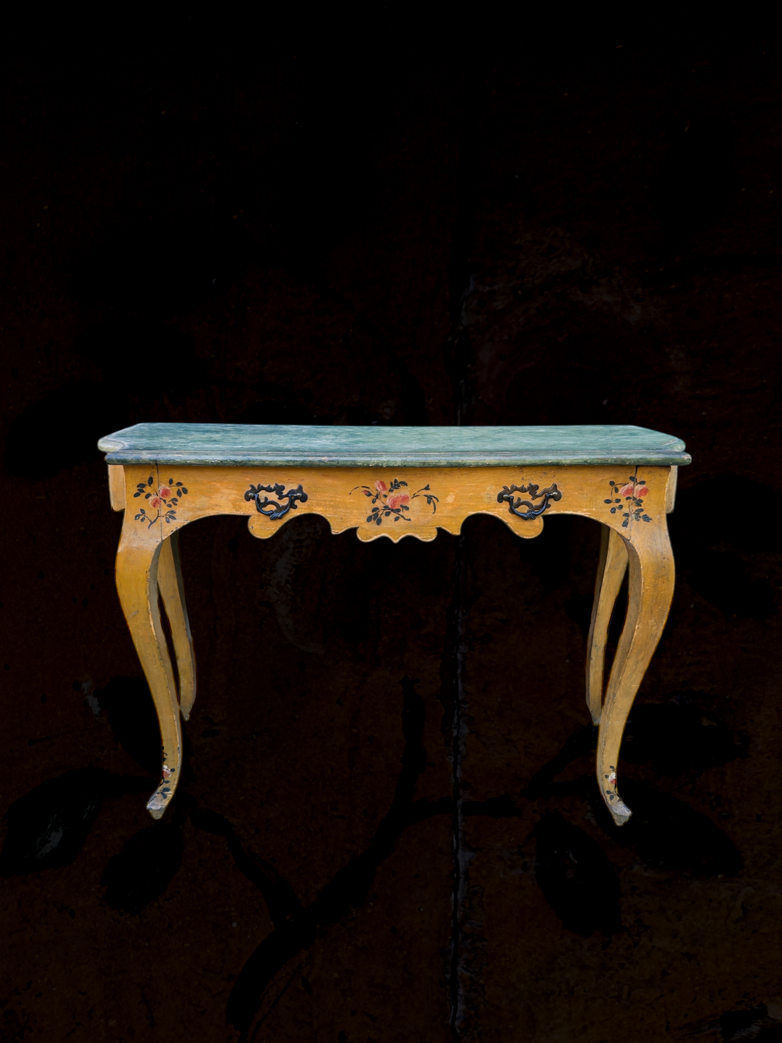 A Genoese LXIV laquered polychrome side table with faux marble top16.PNG