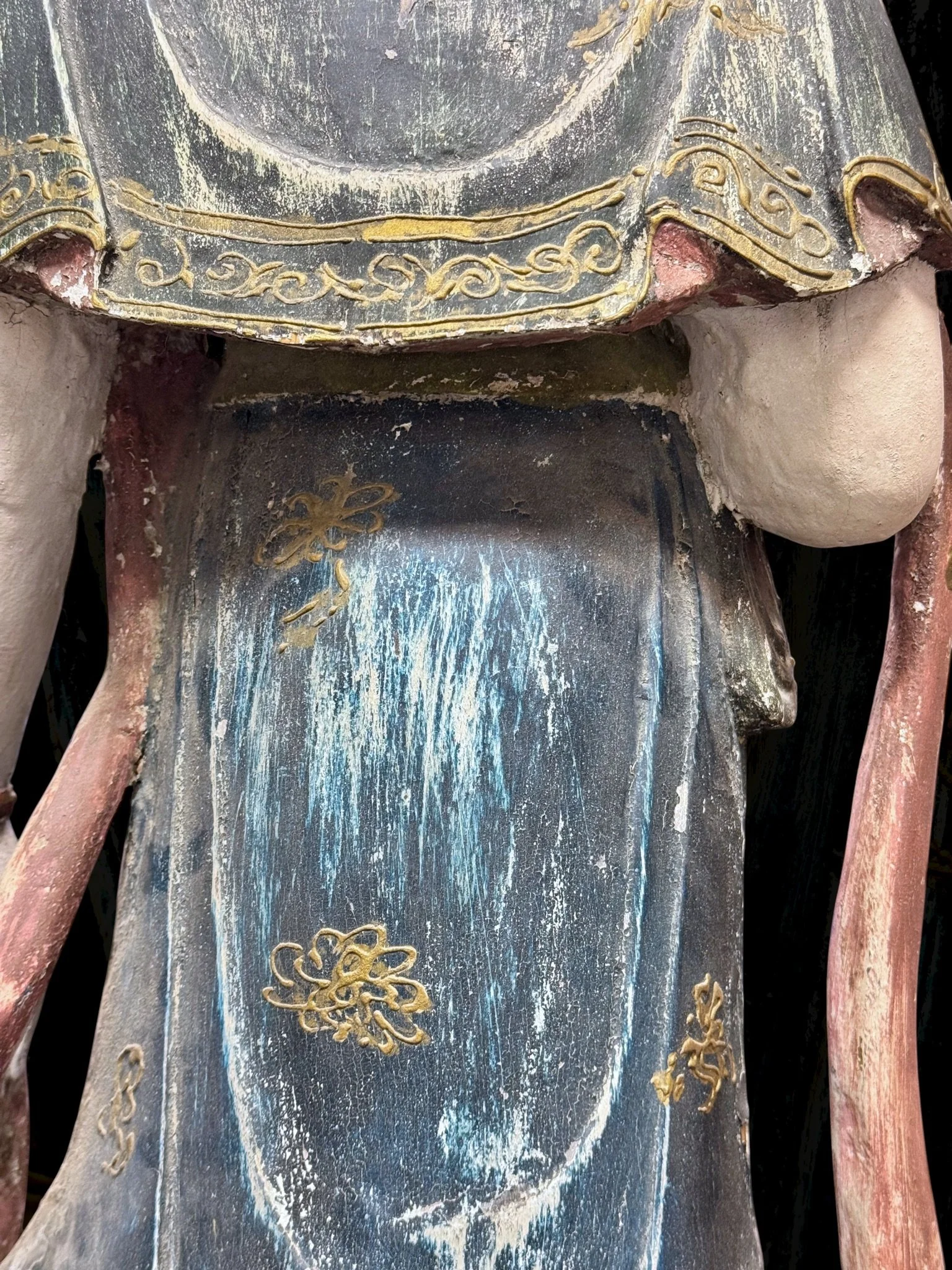 Polychrome wooden sculpture of Guanyin7.jpg