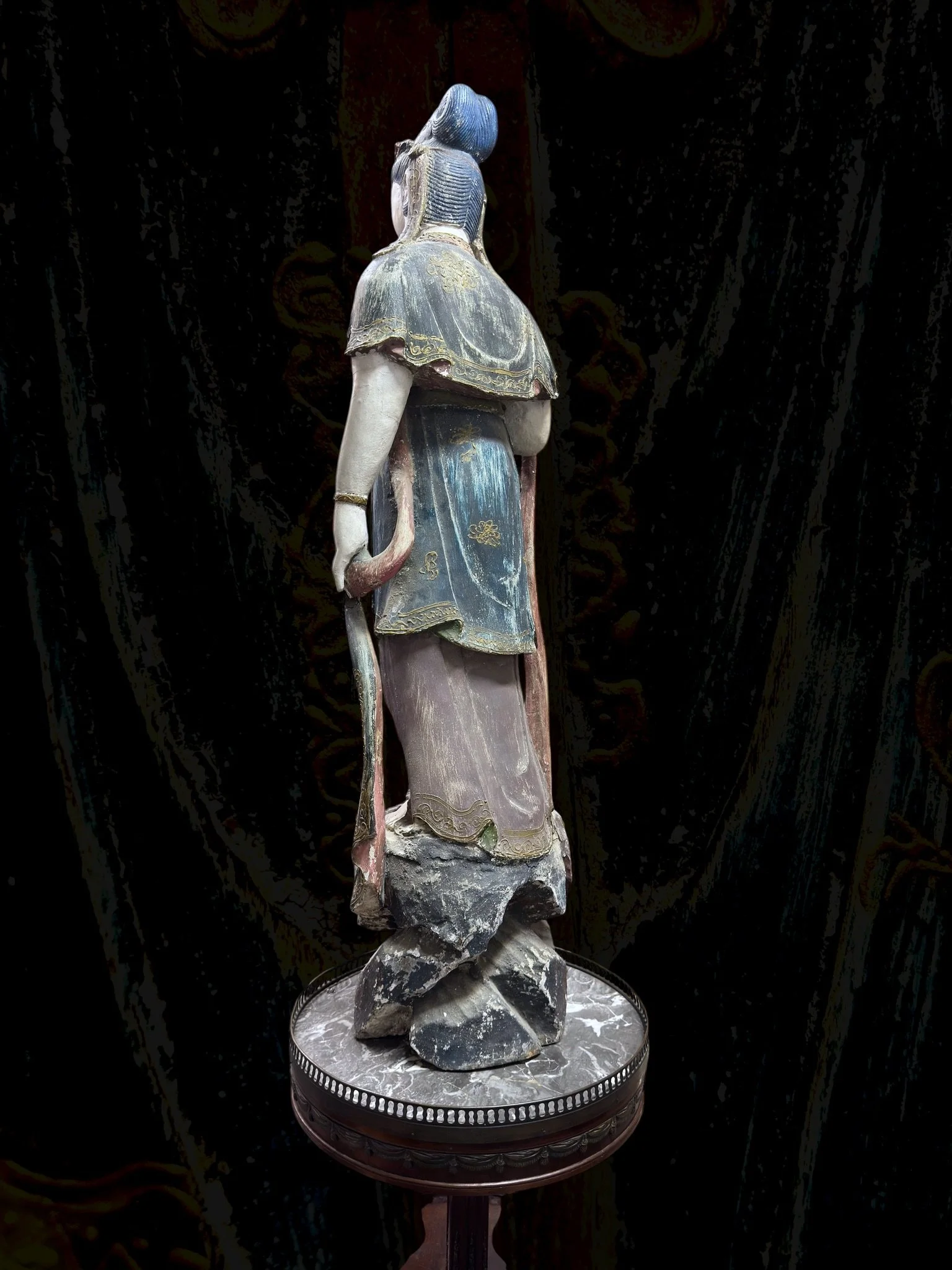 Polychrome wooden sculpture of Guanyin1.jpg