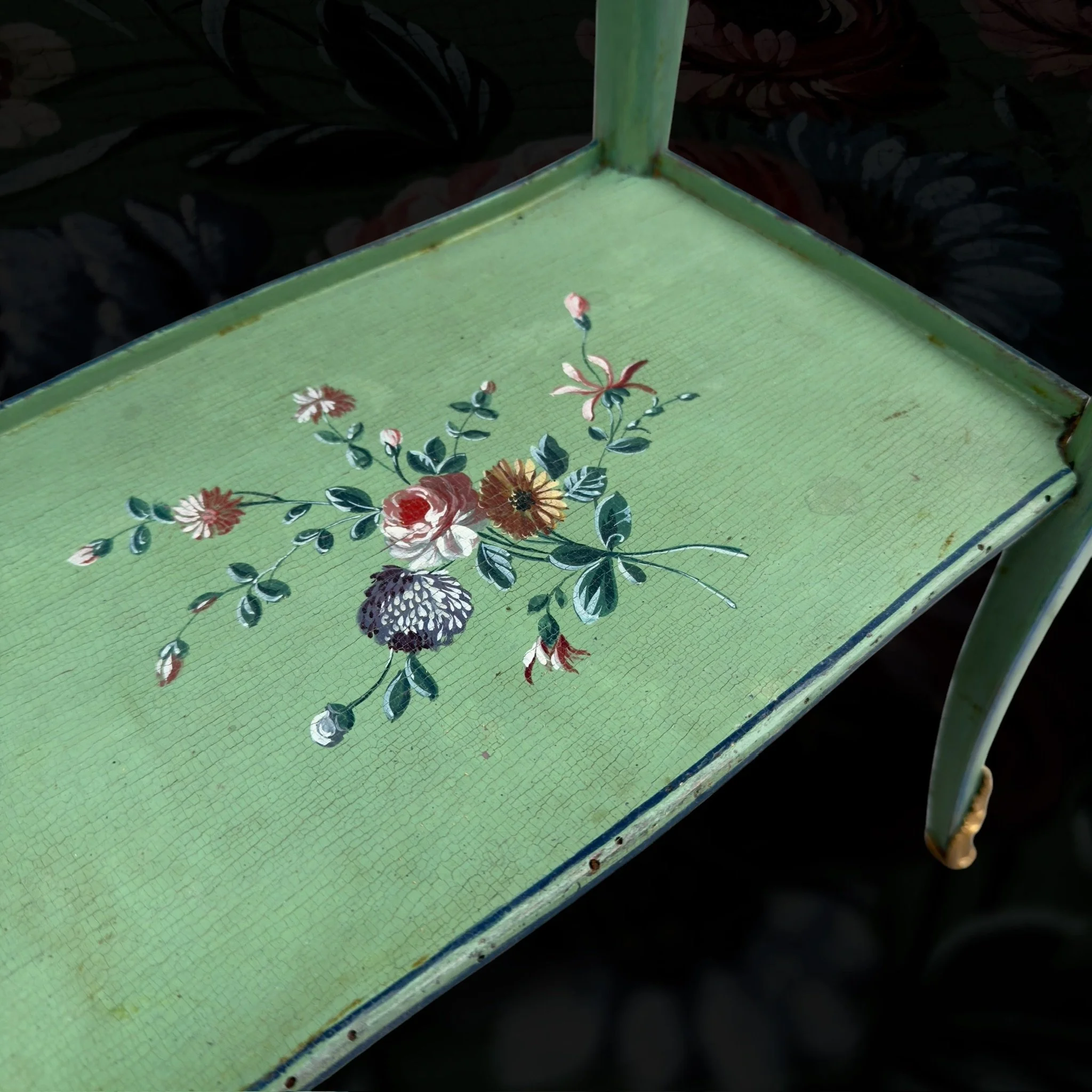vivioliarteantica_A small LXV table with a side drawer6.jpg