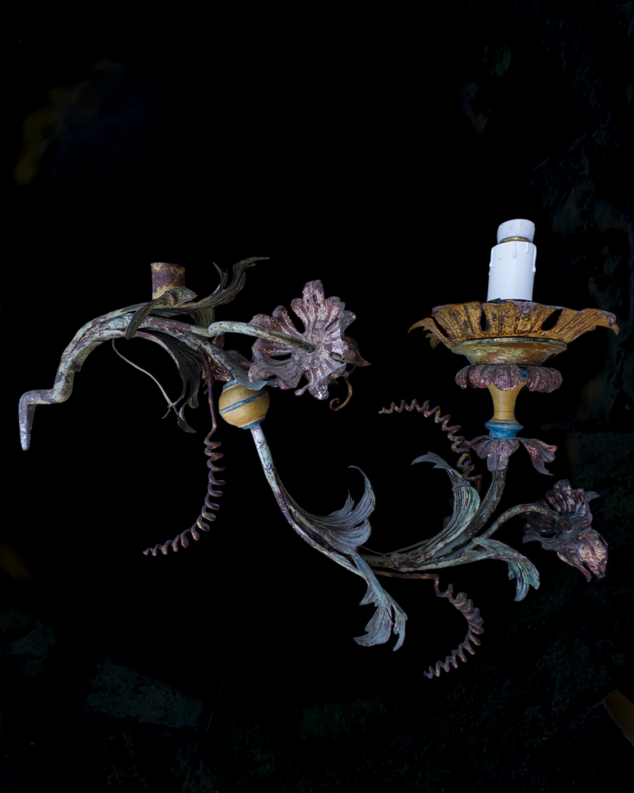 A pair of polychrome iron arms torcheres4.PNG