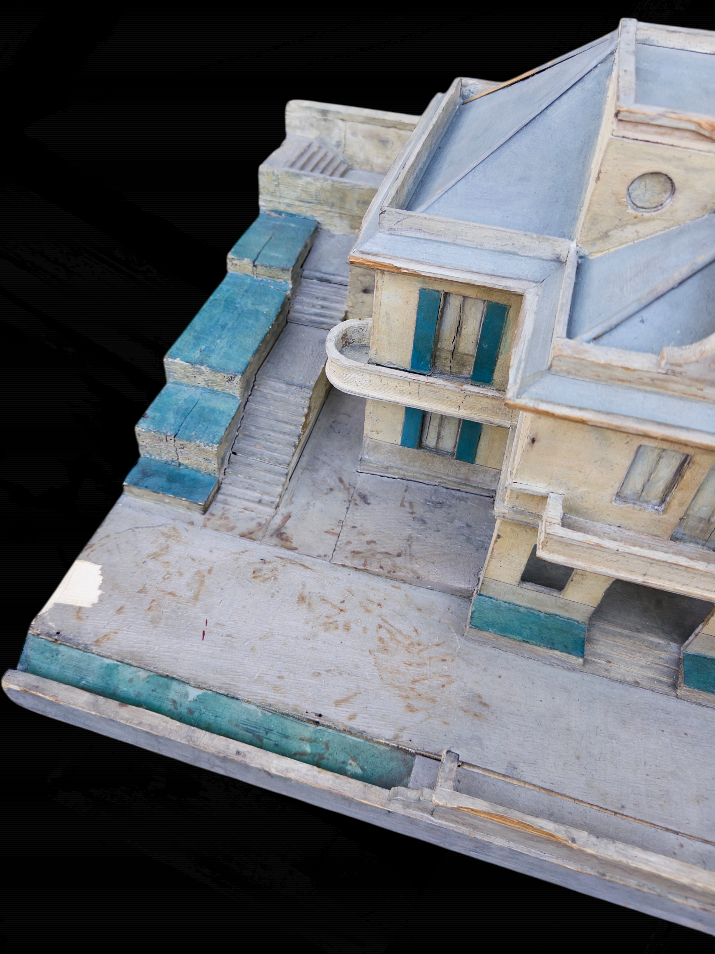 A maquette of an italian villa in the italian riviera10.PNG